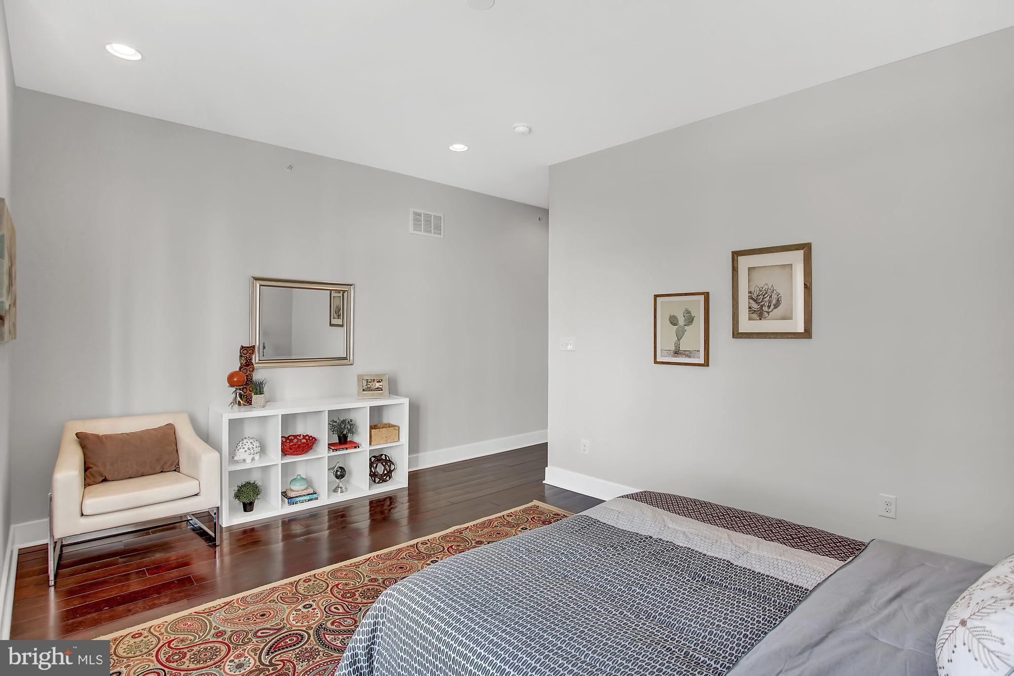 OLDE KENSINGTON - Residential