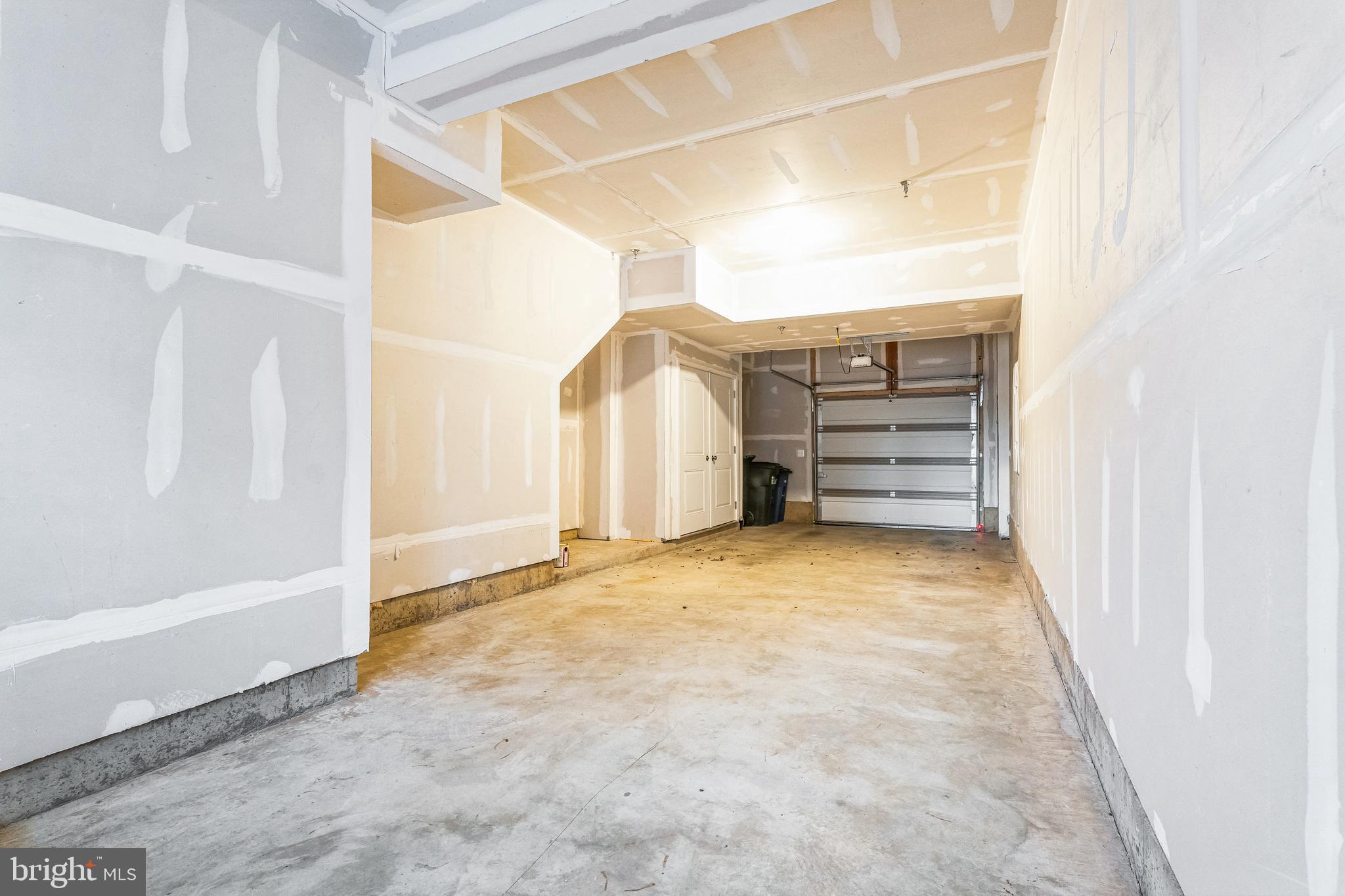 SHADY GROVE - Residential