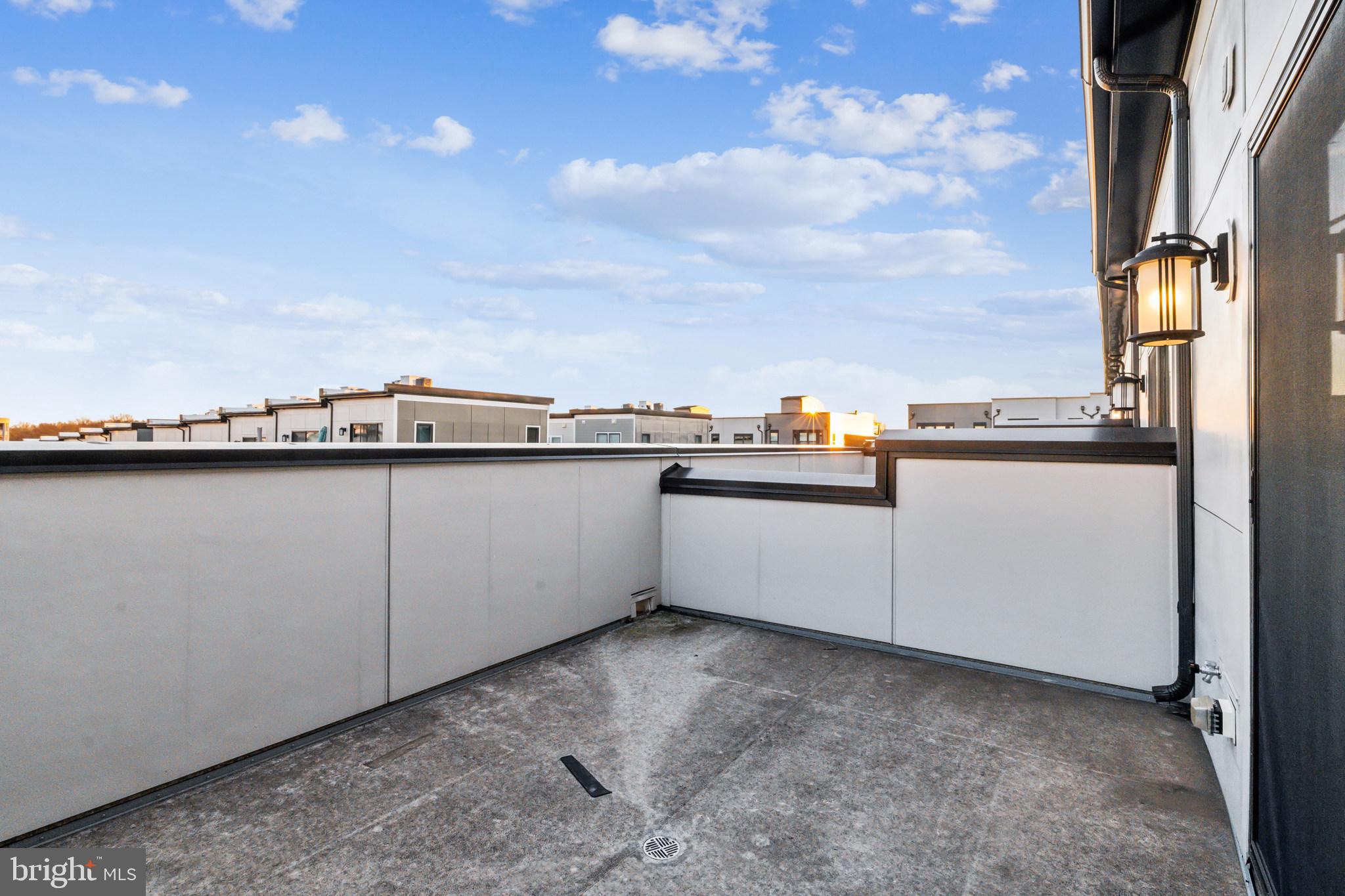 SHADY GROVE - Residential