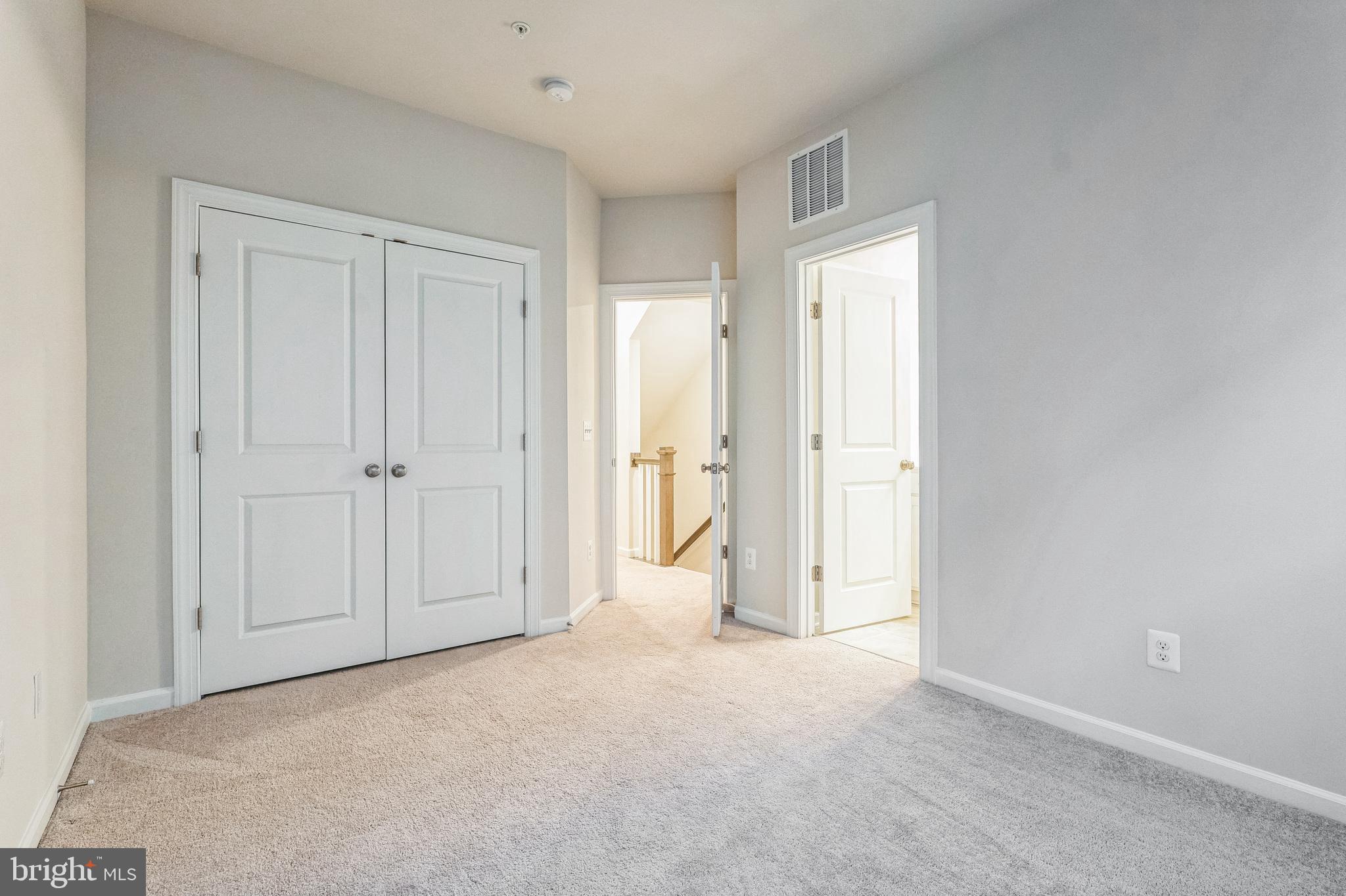 SHADY GROVE - Residential