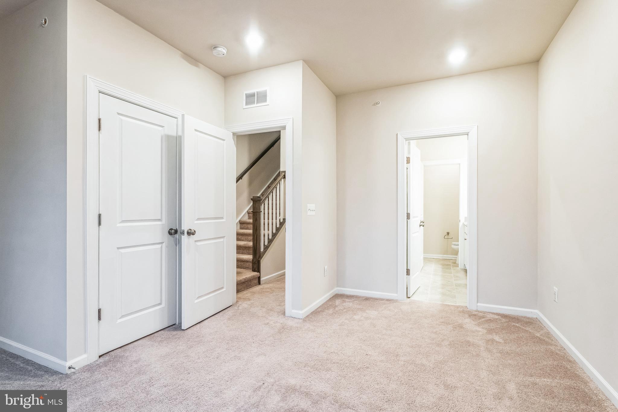 SHADY GROVE - Residential