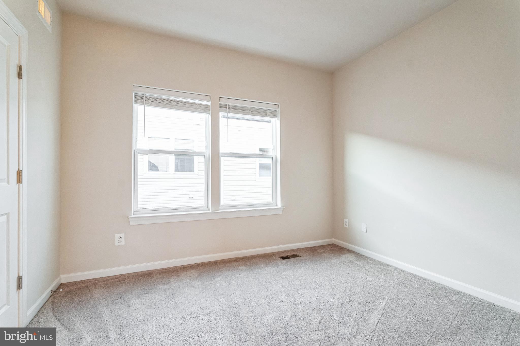 SHADY GROVE - Residential