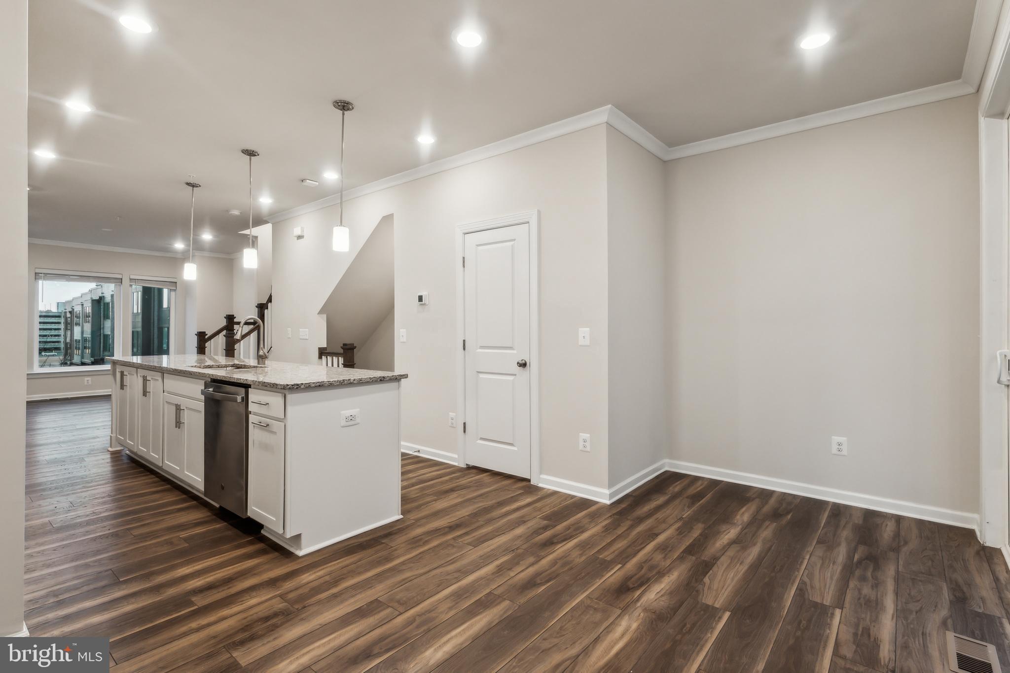 SHADY GROVE - Residential