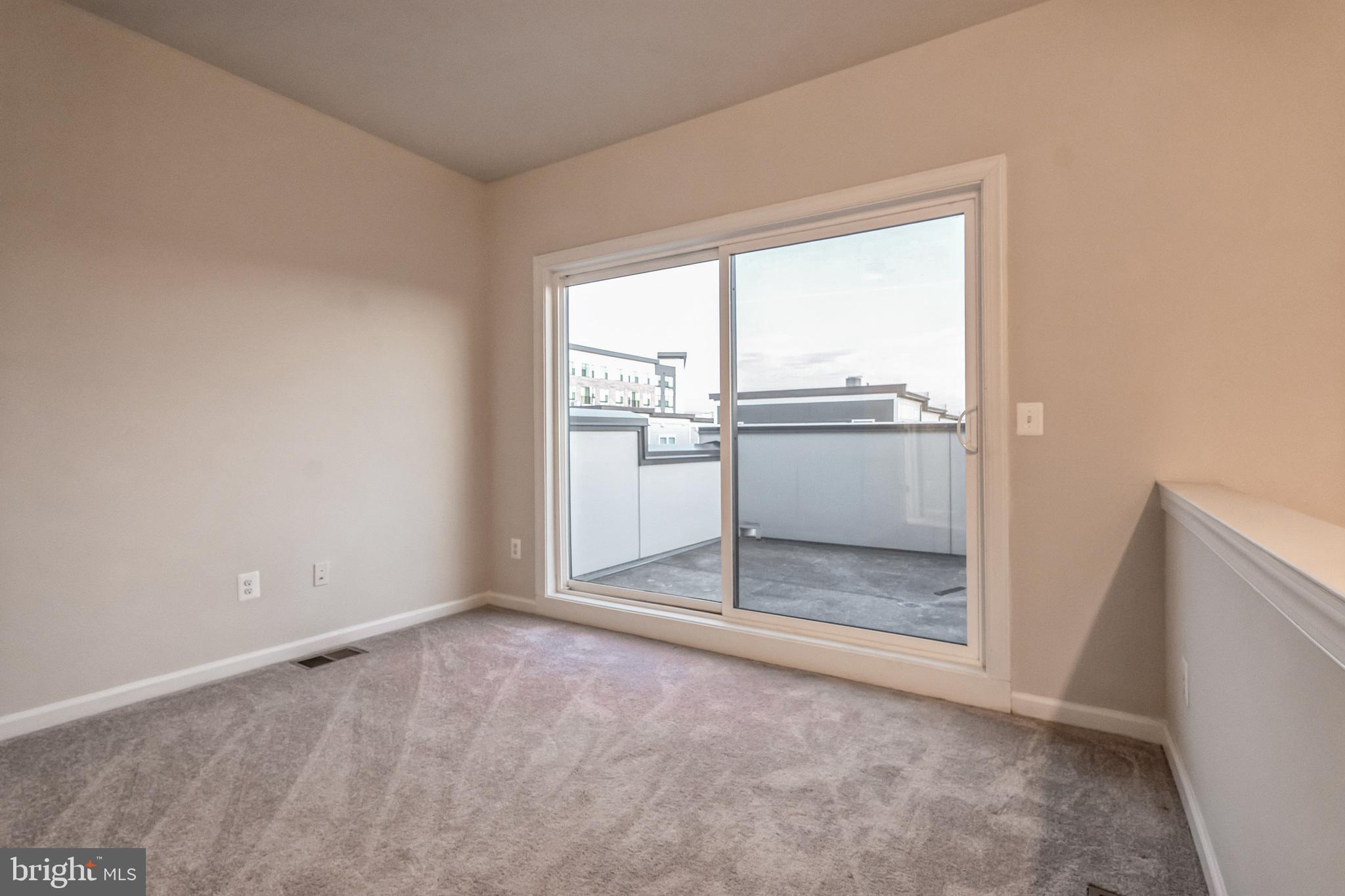 SHADY GROVE - Residential