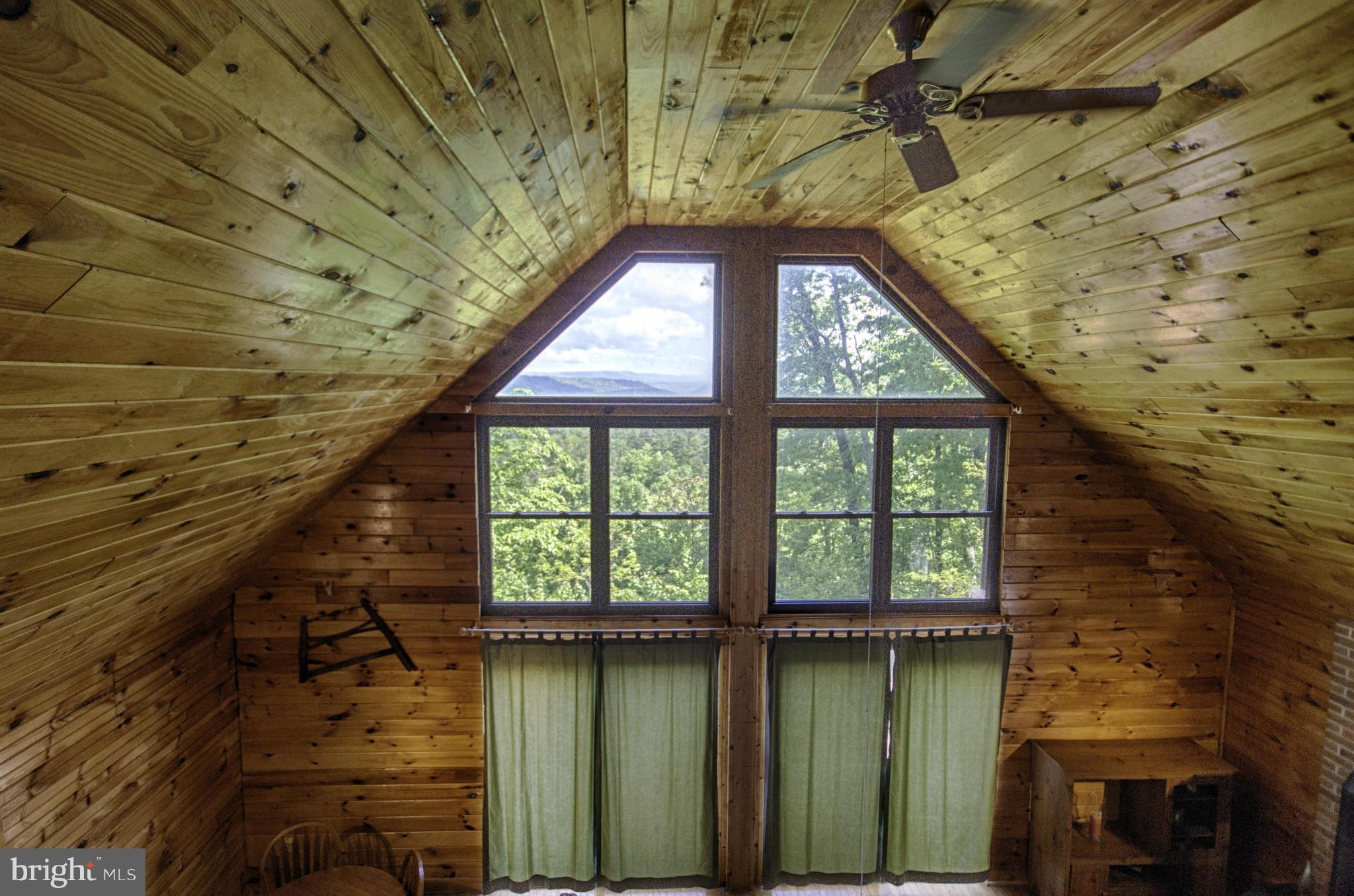 ROUSE MOUNTAIN - Residential