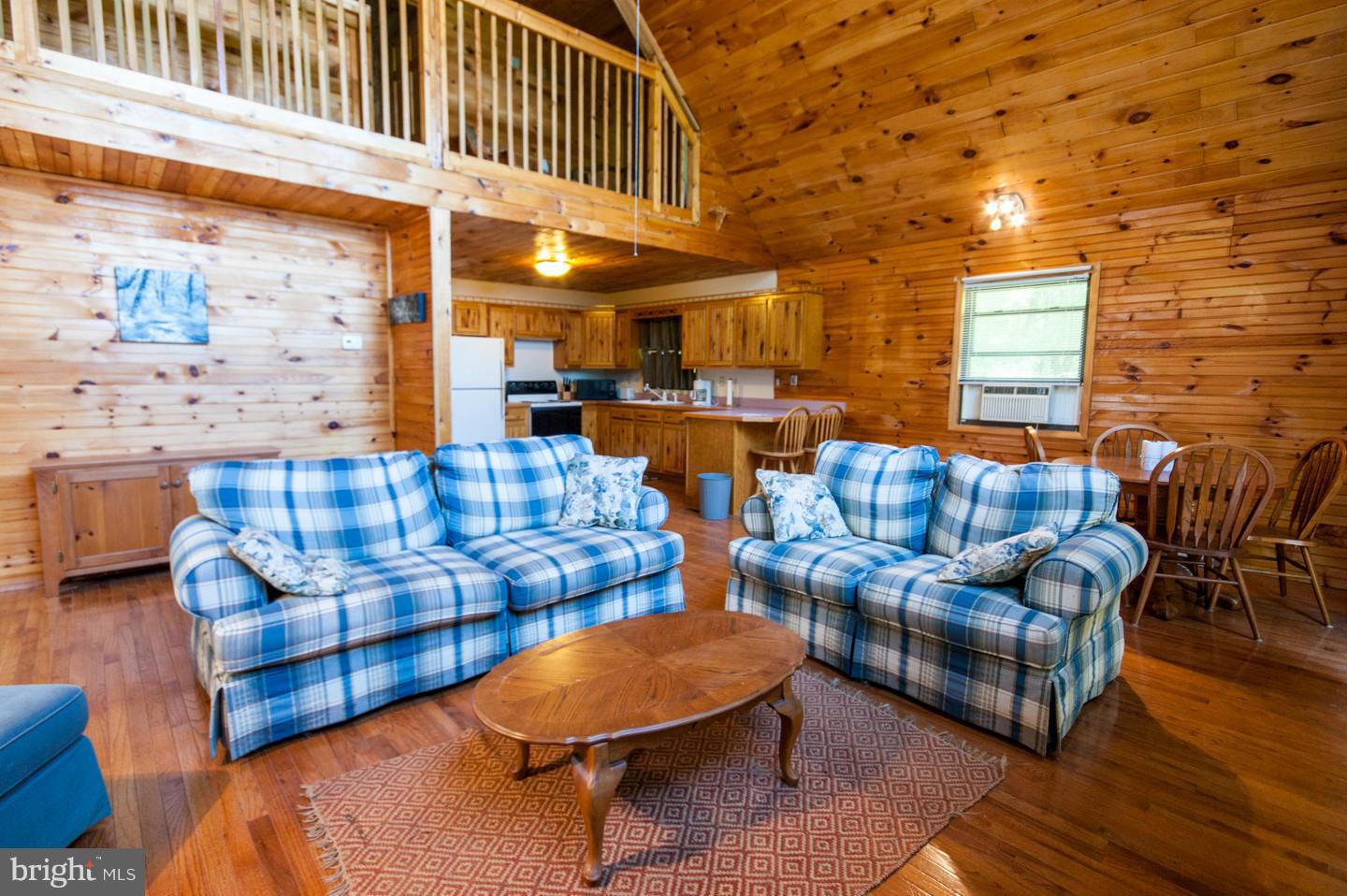 ROUSE MOUNTAIN - Residential