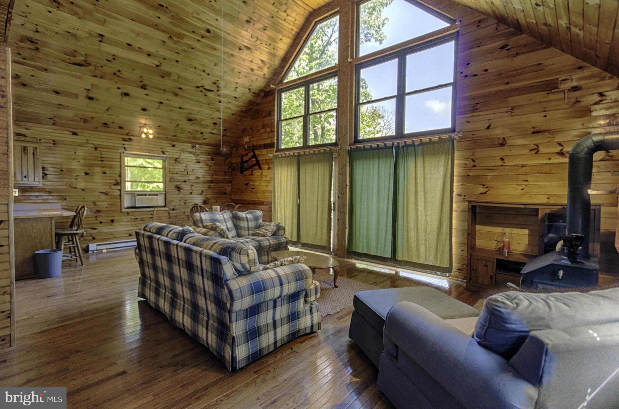 ROUSE MOUNTAIN - Residential