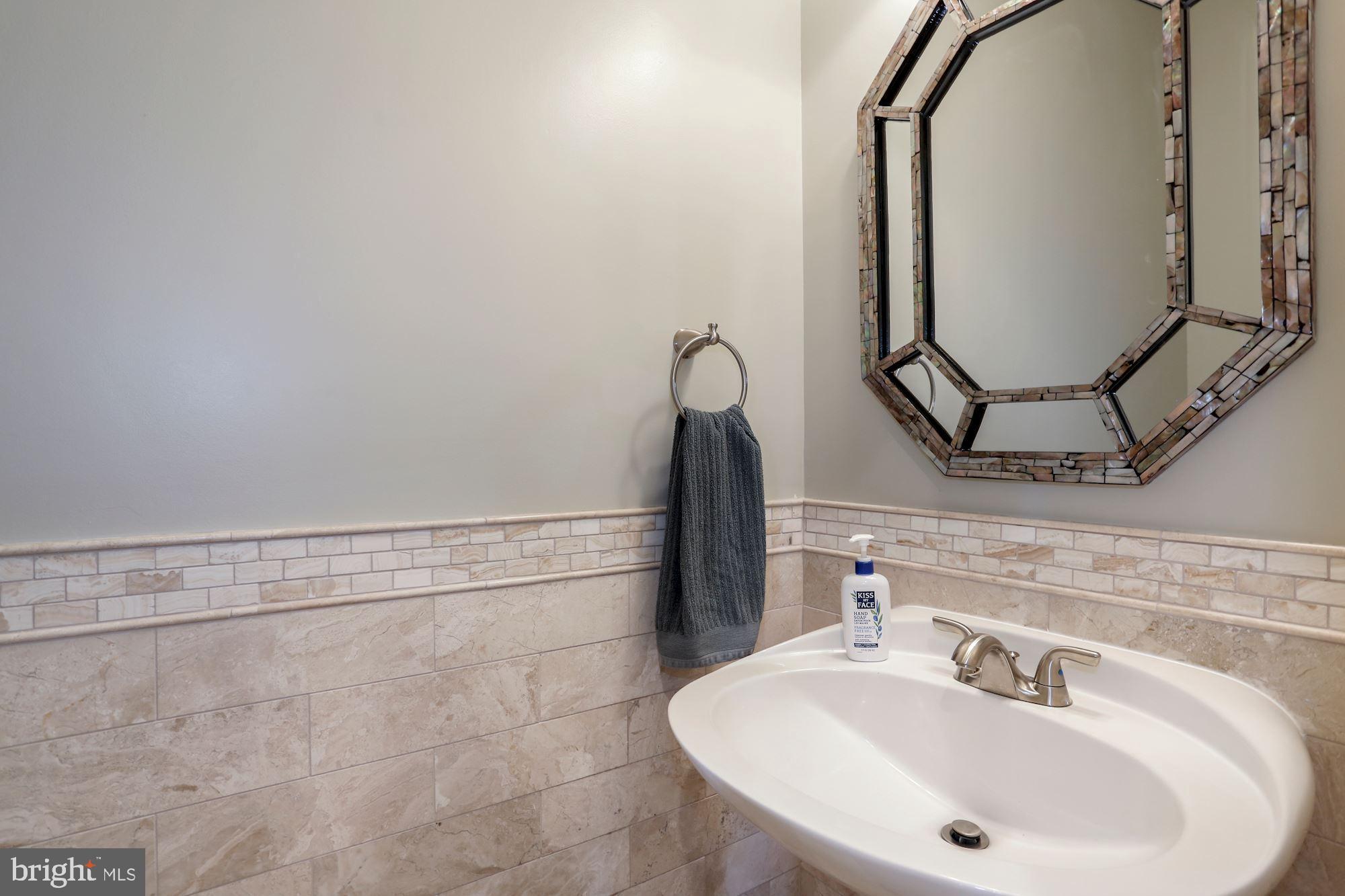 WALNEY ROAD - Residential