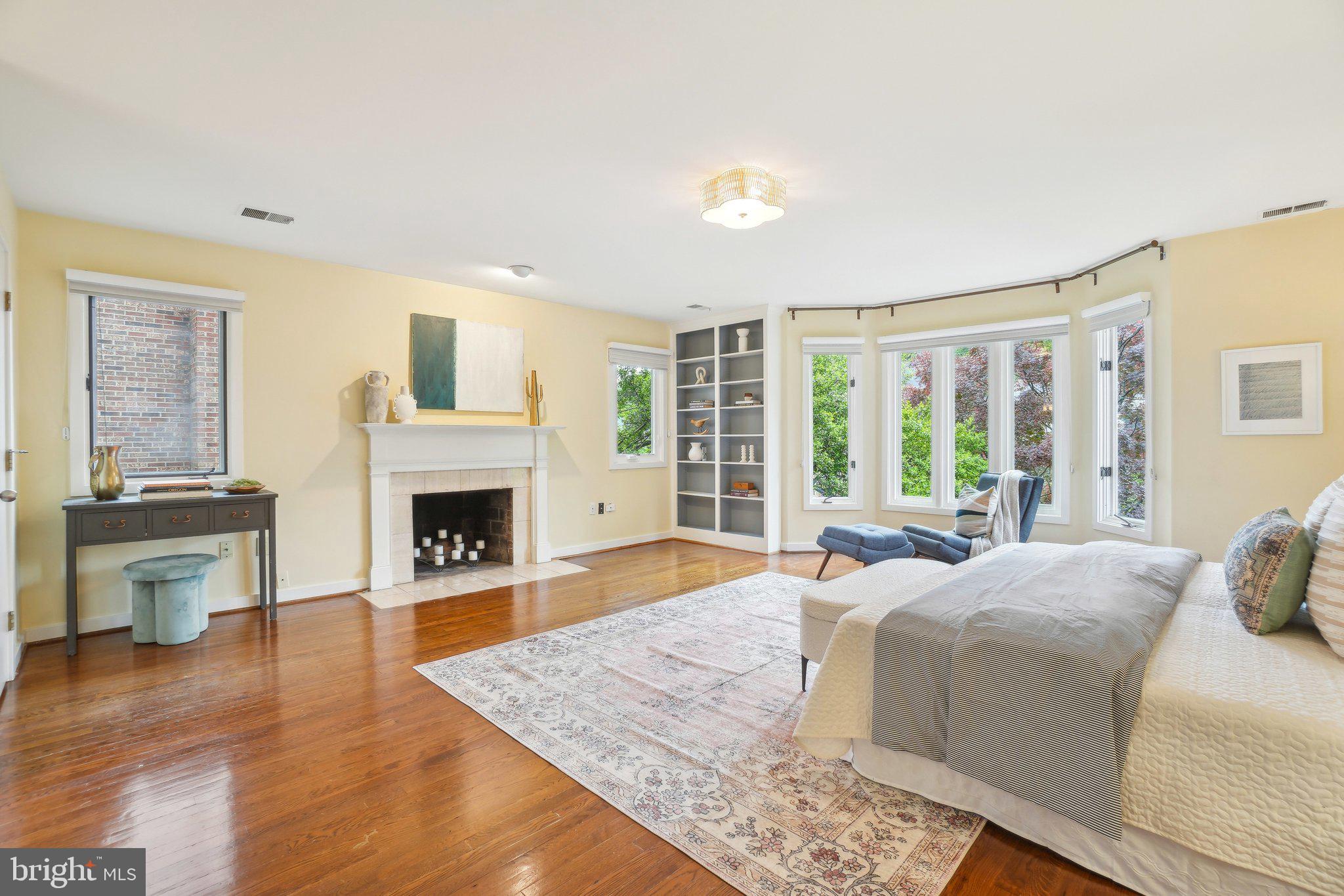 WOODHAVEN - Residential