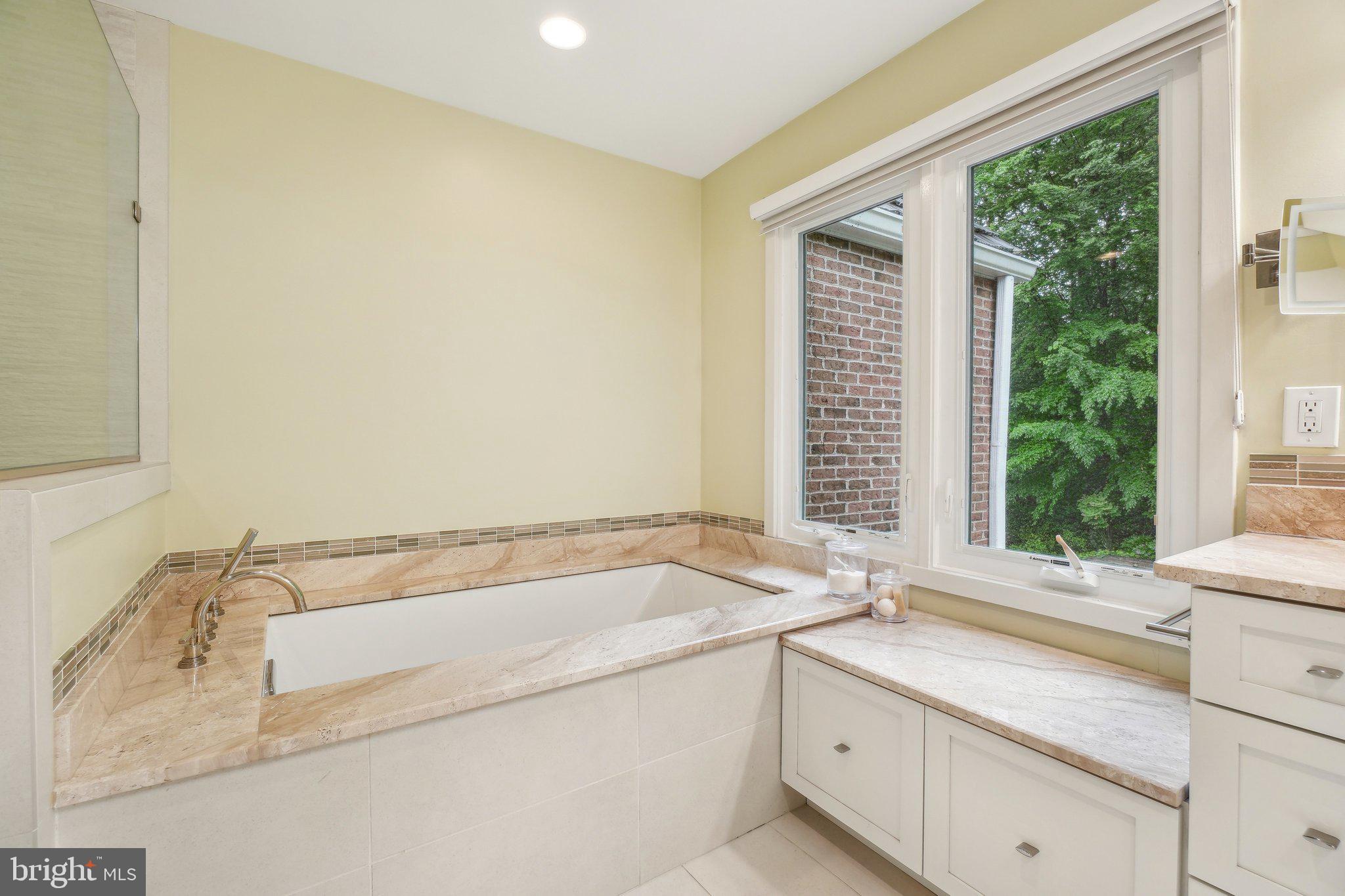 WOODHAVEN - Residential