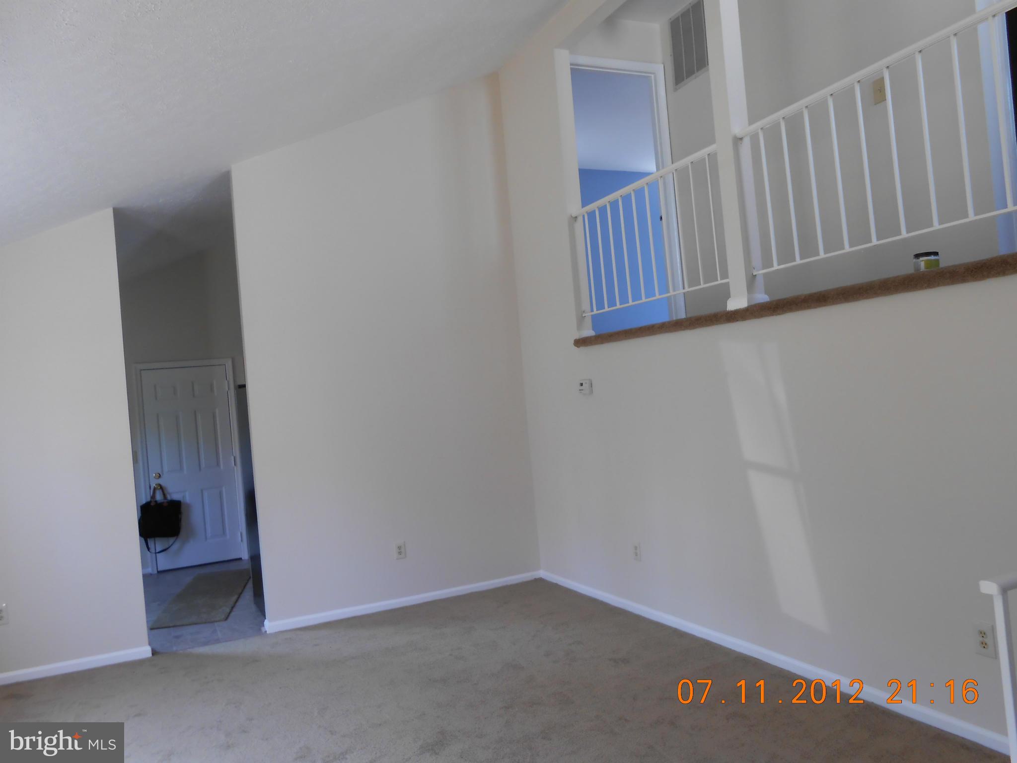 THE KNOLLS/CROFTON VILLAGE - Residential Lease