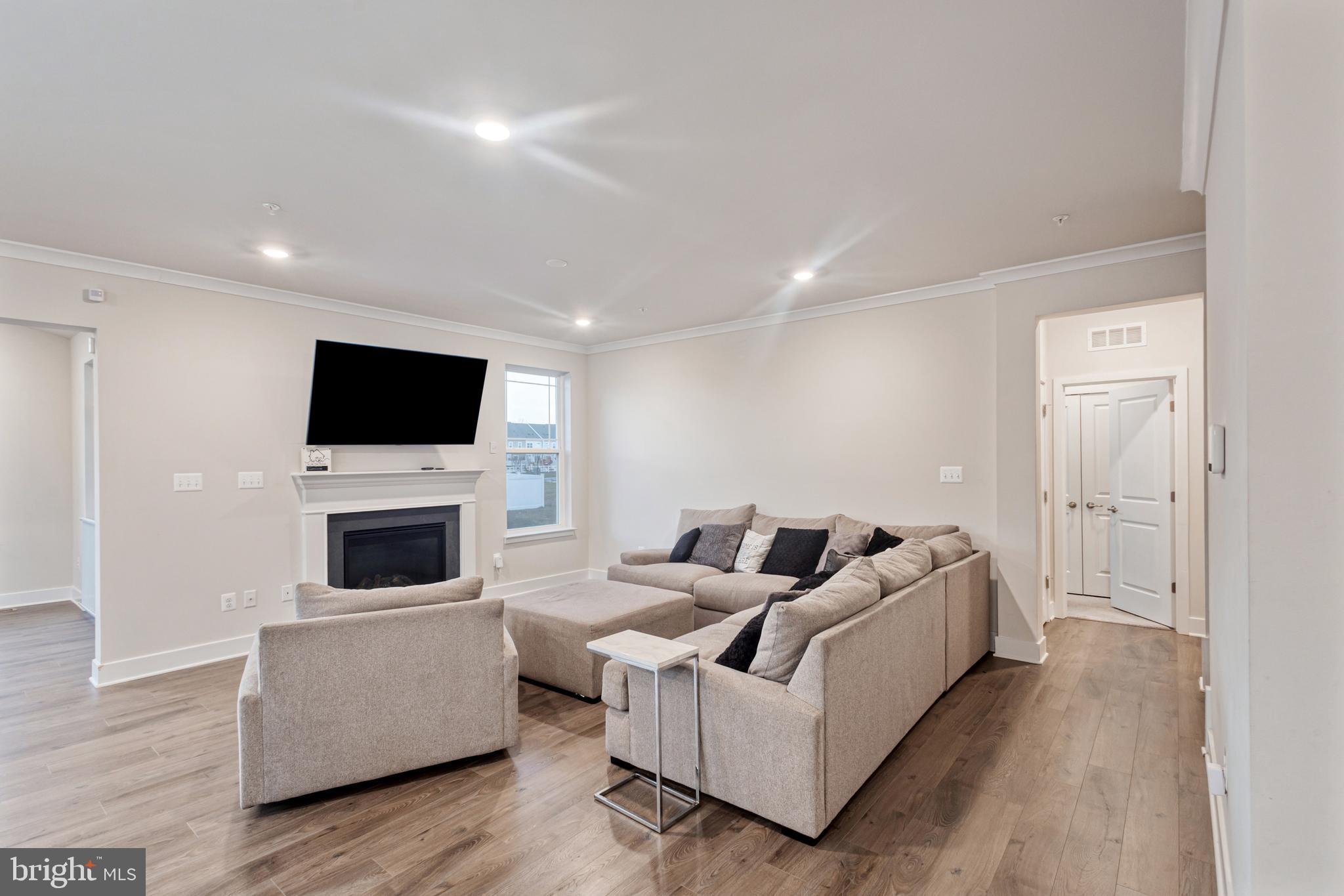 4491 SHAKESPEARE CIRCLE