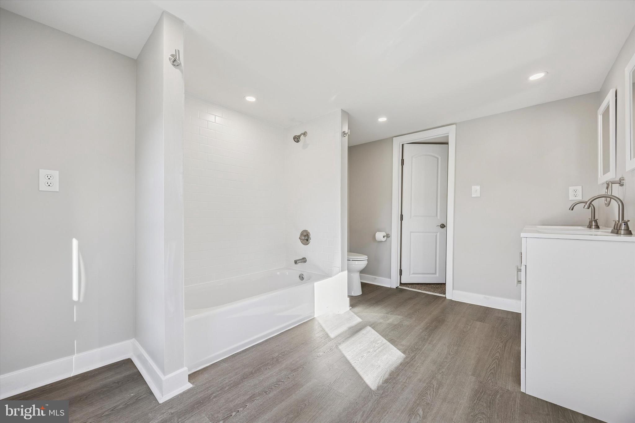 ROXBOROUGH - Residential