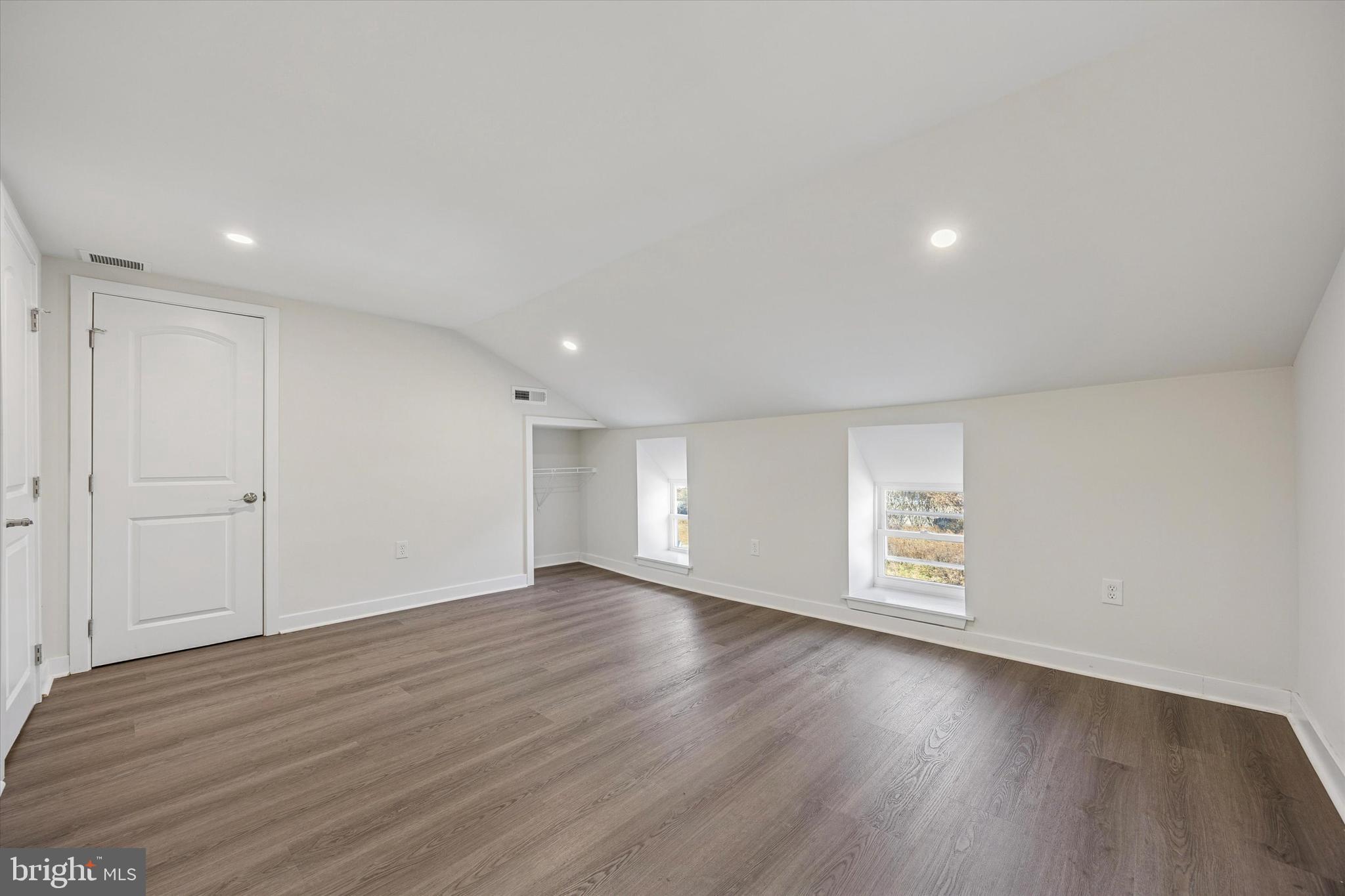 ROXBOROUGH - Residential