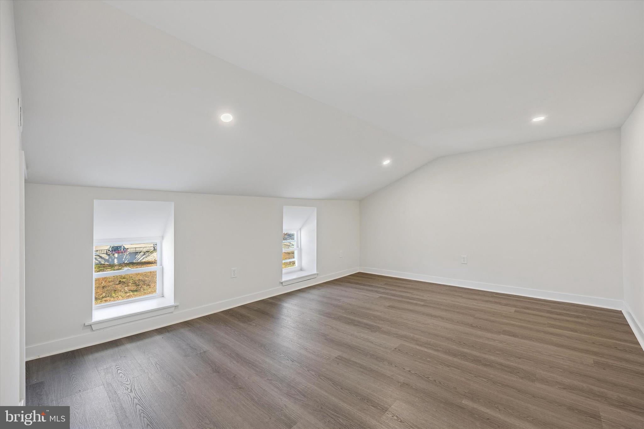 ROXBOROUGH - Residential