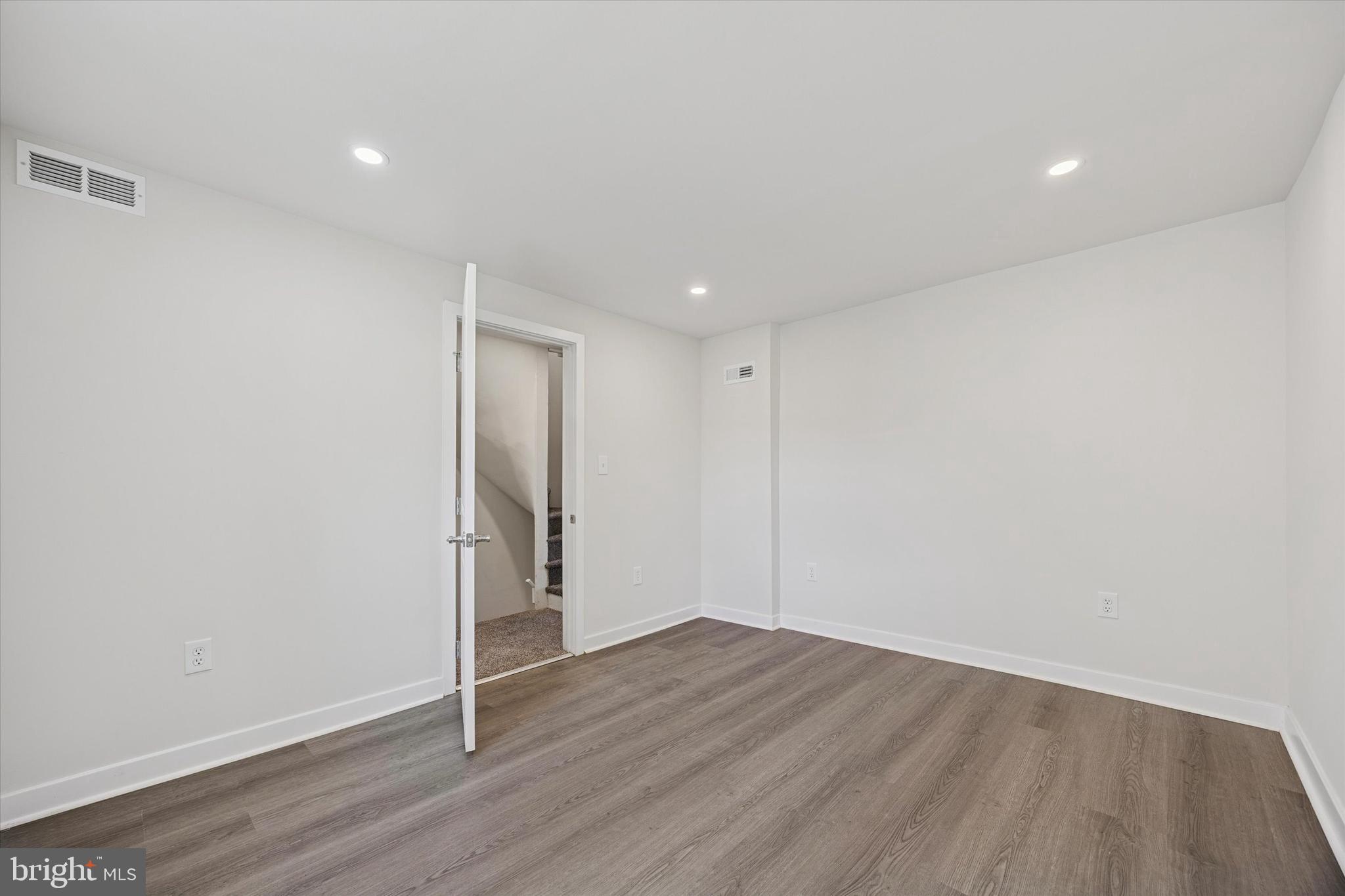 ROXBOROUGH - Residential