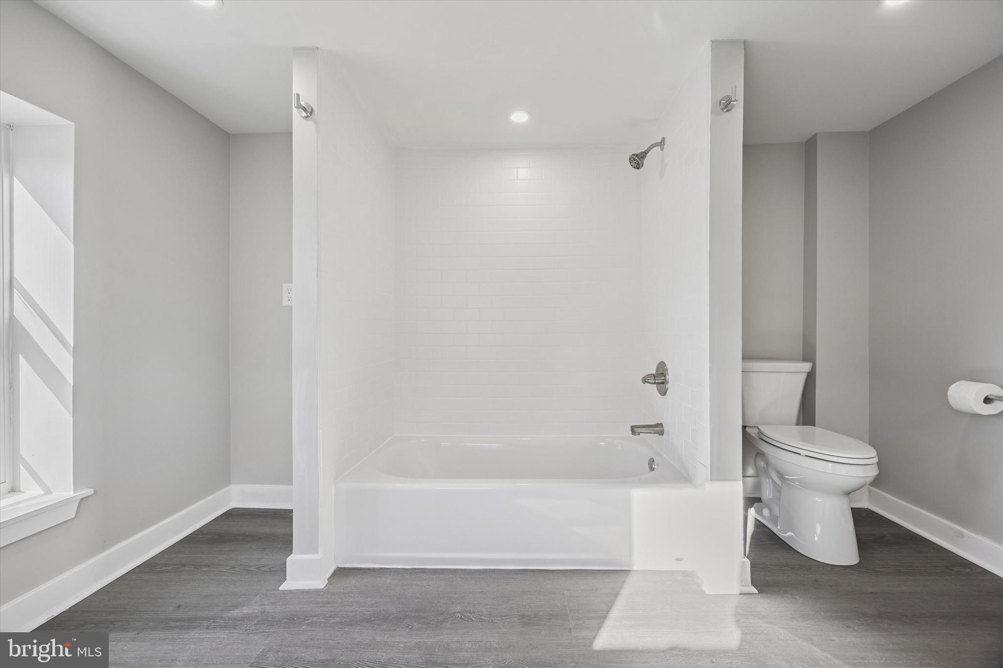 ROXBOROUGH - Residential