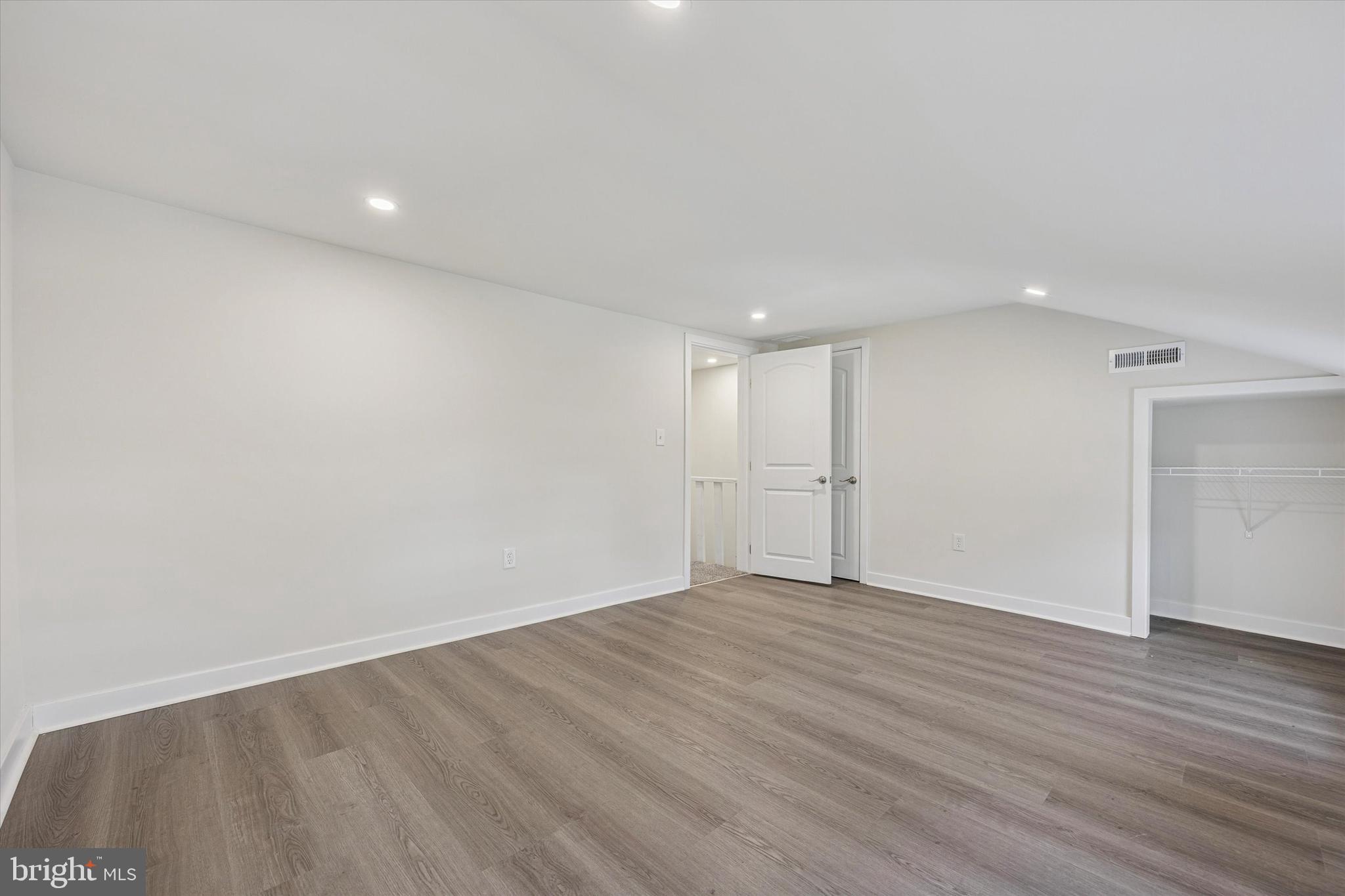 ROXBOROUGH - Residential