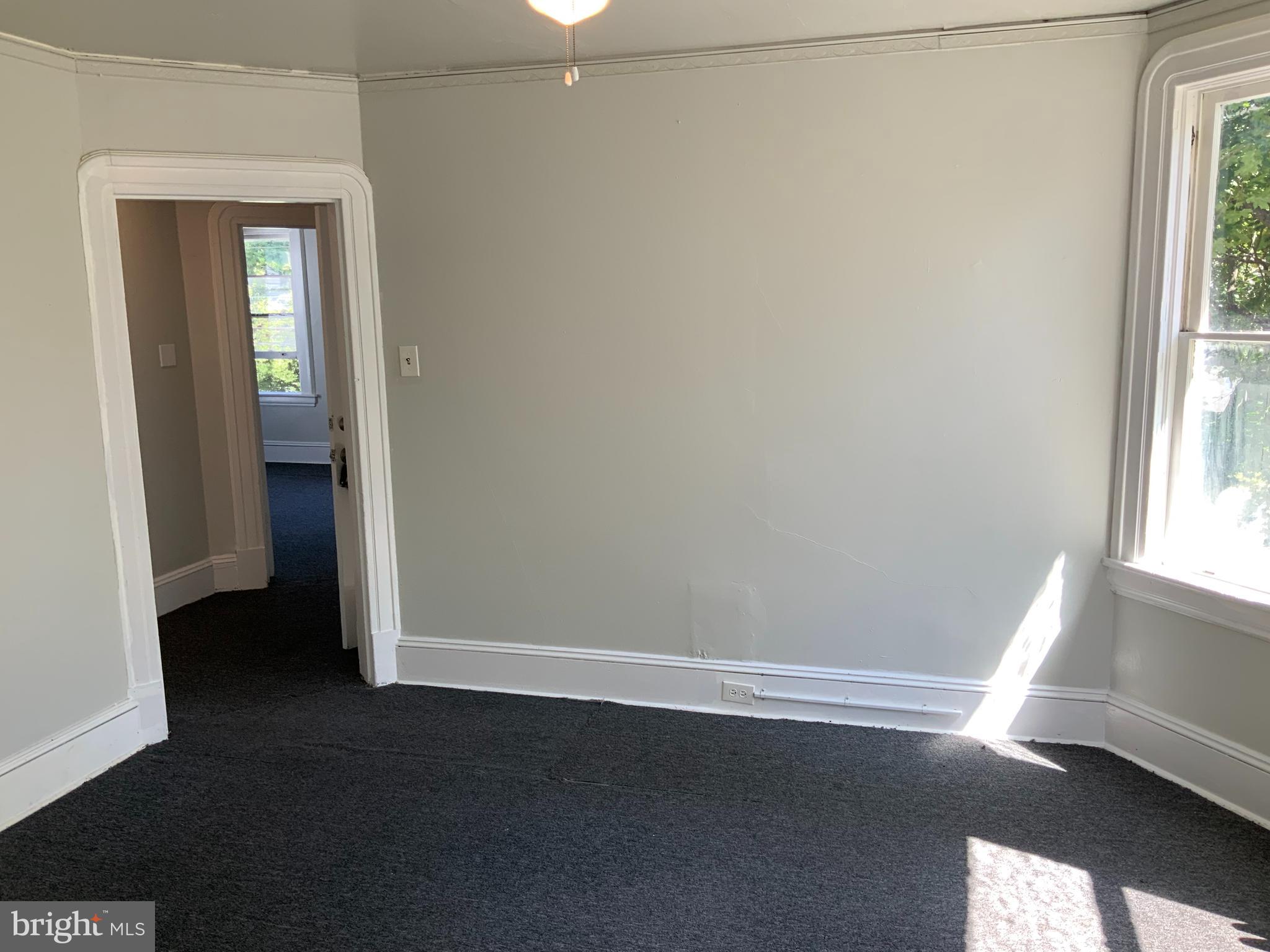 433 BENTLEY AVENUE B