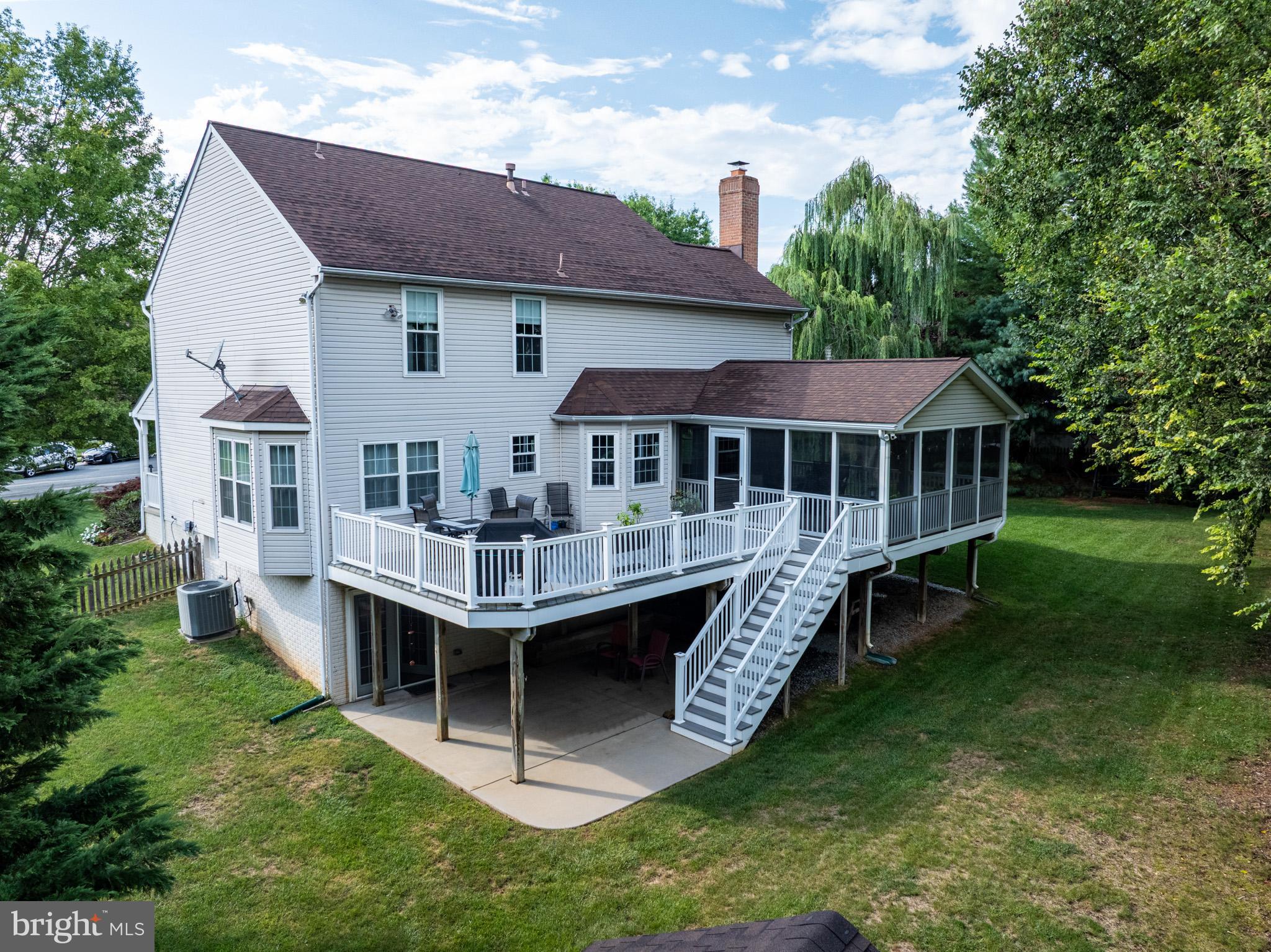 1153 SMALL OAK COURT