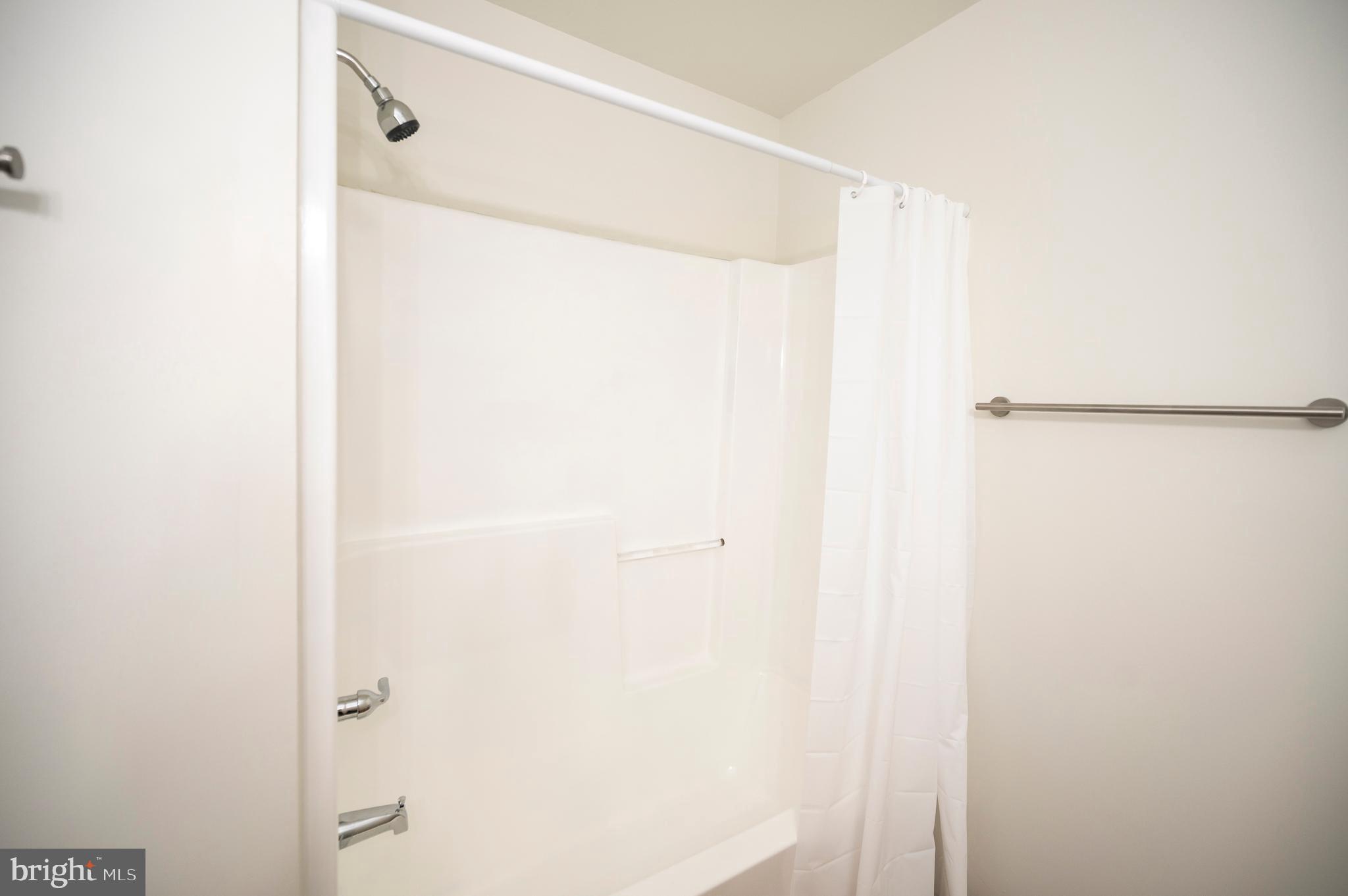 LAKE WILDERNESS - Residential