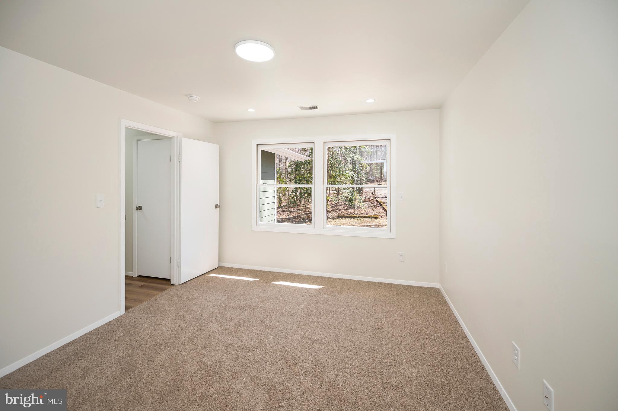 LAKE WILDERNESS - Residential