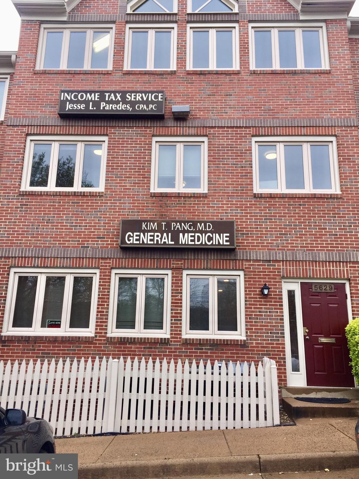 ROCK SPRING PROFESSIONAL CENTER - Commercial Lease