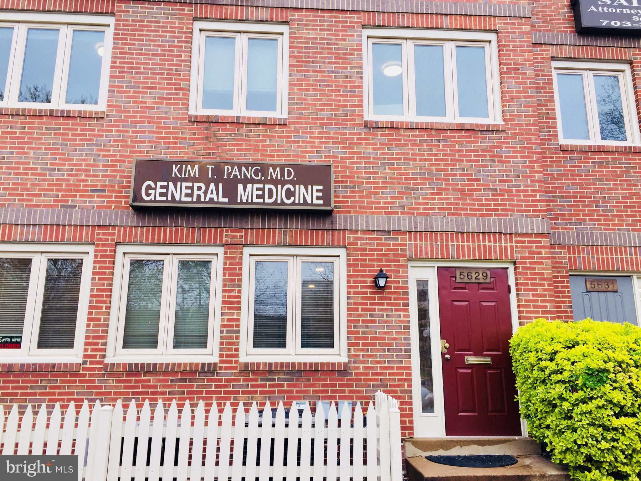 ROCK SPRING PROFESSIONAL CENTER - Commercial Lease