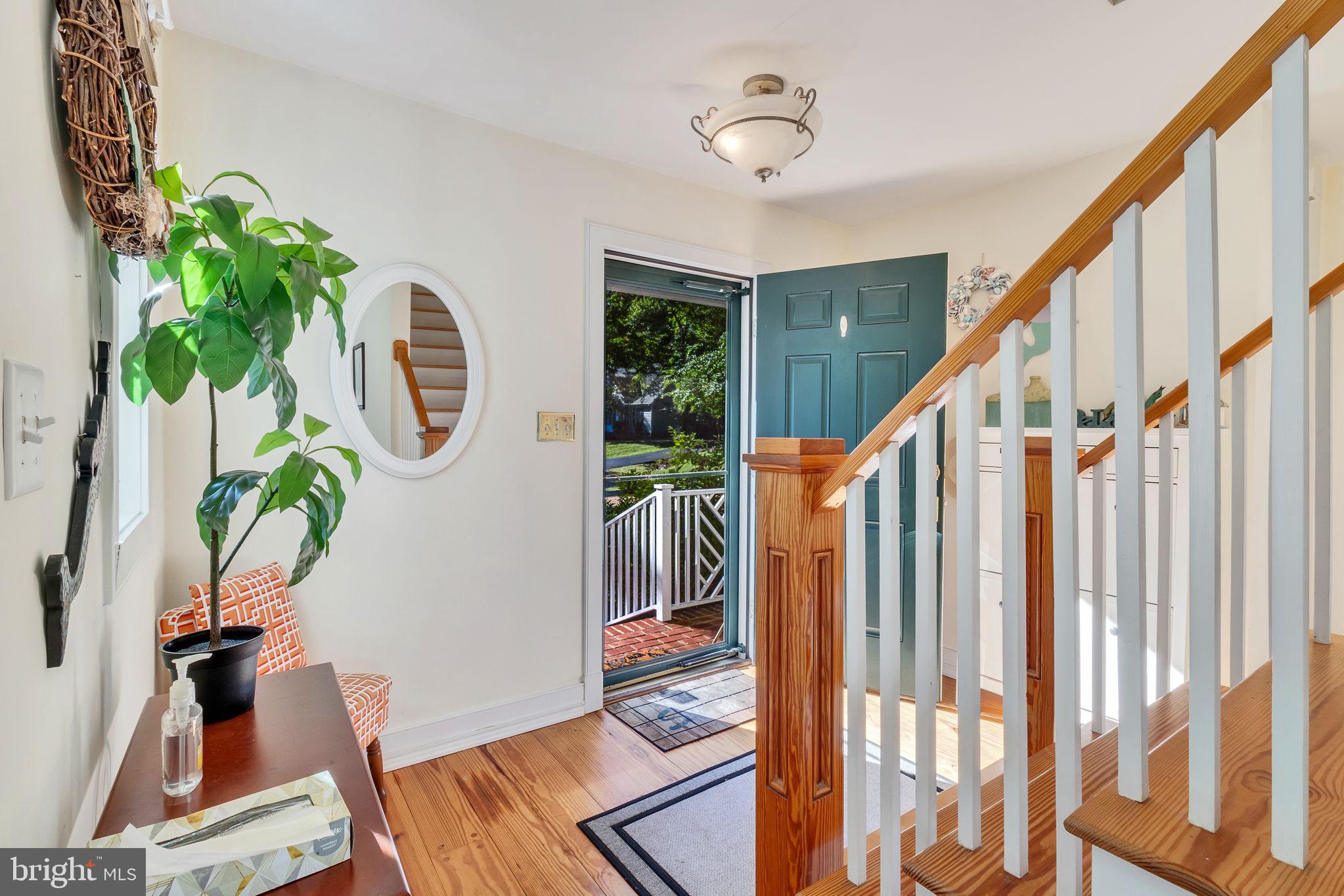 732 MIDDLE GATE LANE