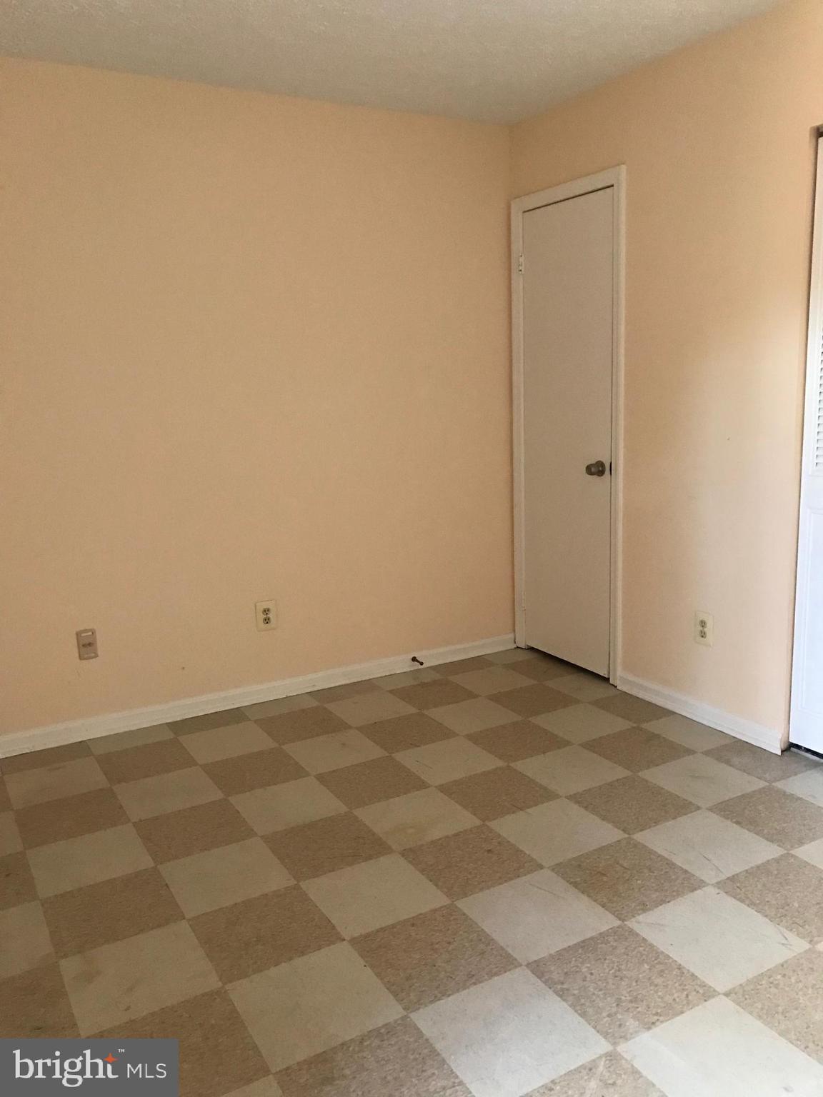 WOODLAWN MEWS - Residential Lease