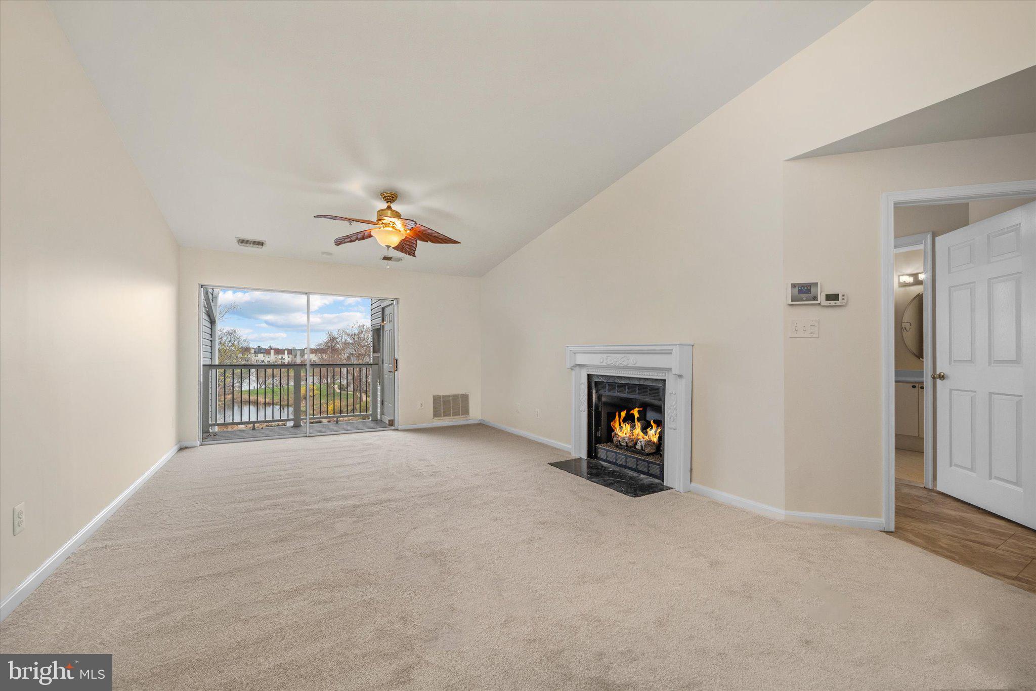 LAKESHORE CONDO - Residential