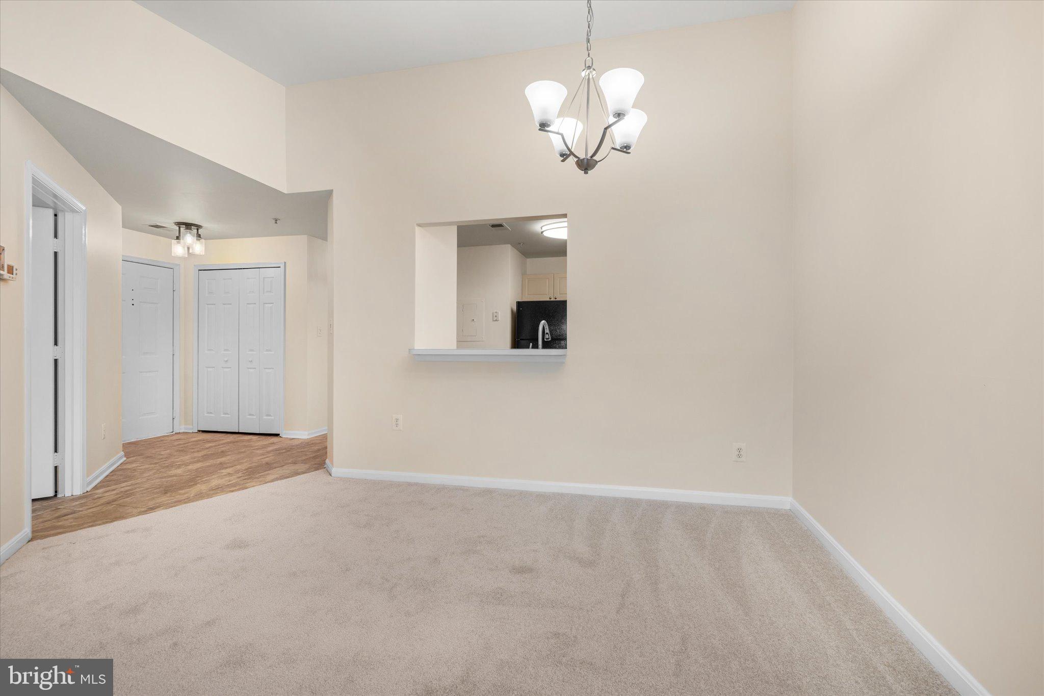 LAKESHORE CONDO - Residential