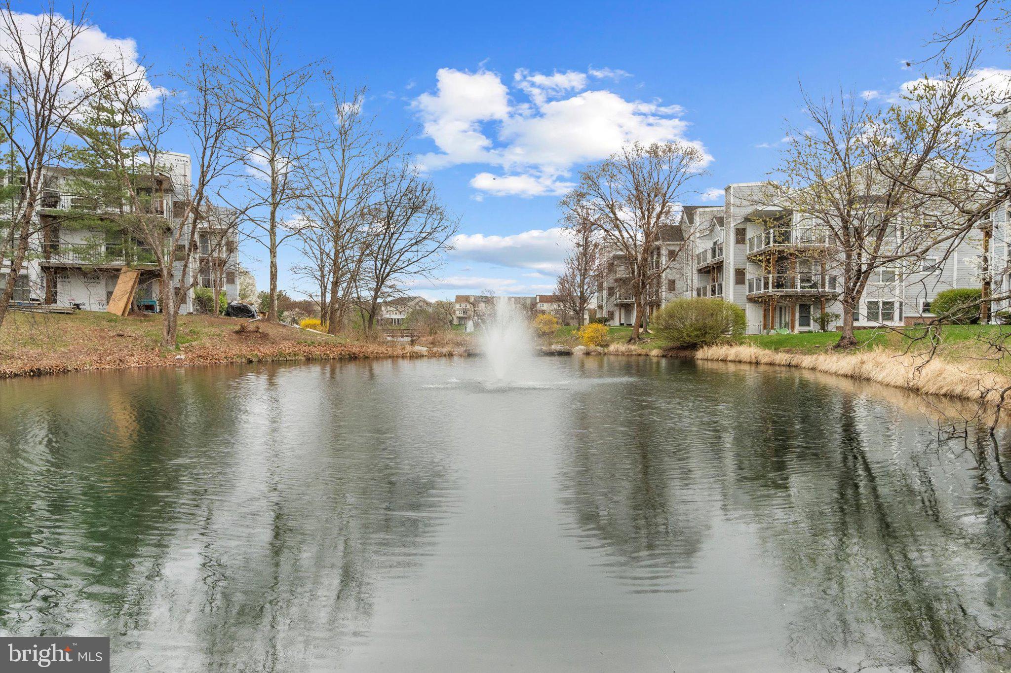 LAKESHORE CONDO - Residential