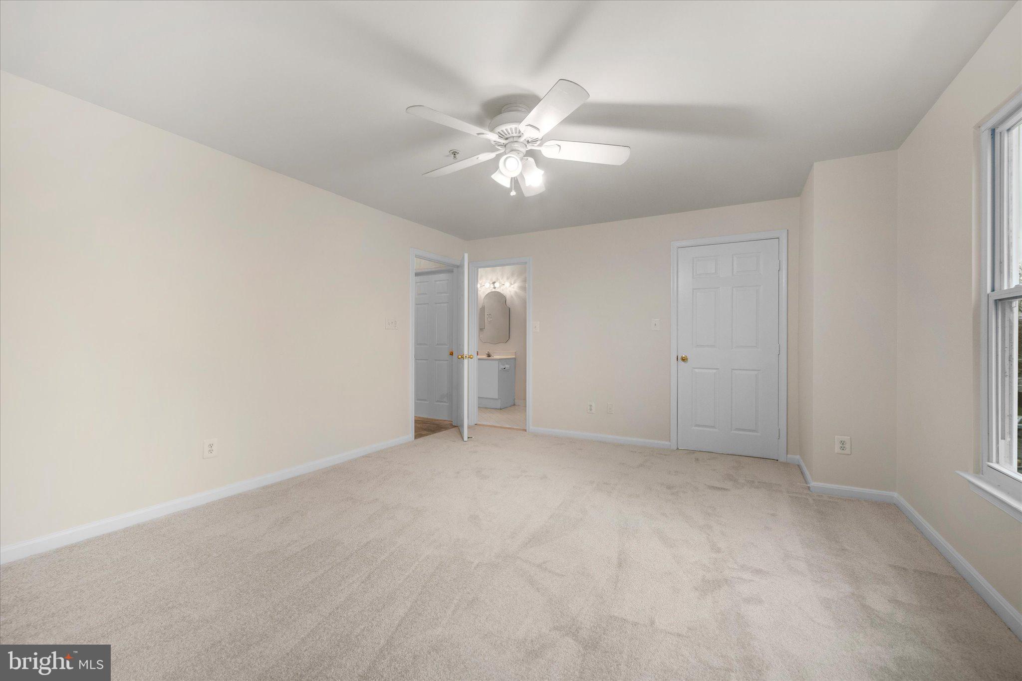 LAKESHORE CONDO - Residential