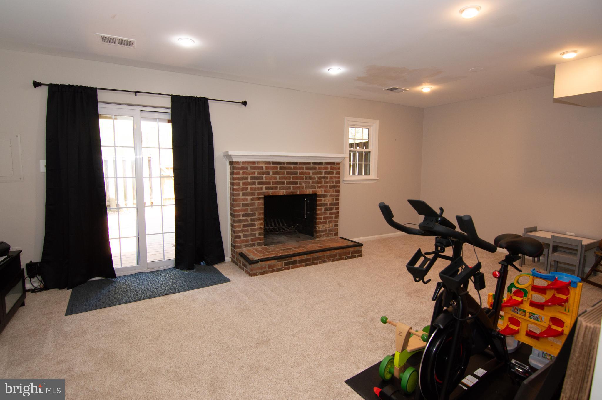 HUNTINGTON AT MT VERNON - Residential
