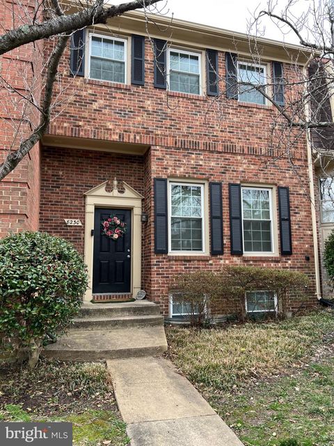 Photo of 8230 La Faye Court, ALEXANDRIA, VA 22306 (MLS # VAFX2296334)