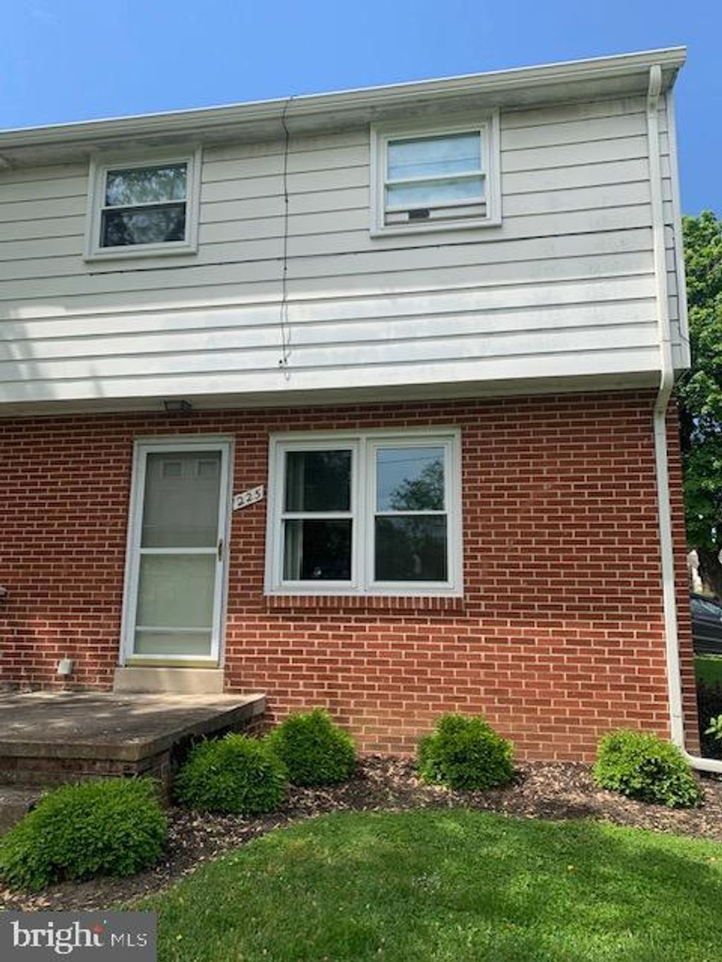 Photo of 225 E COTTAGE AVE, MILLERSVILLE, PA 17551 (MLS # PALA2035664)