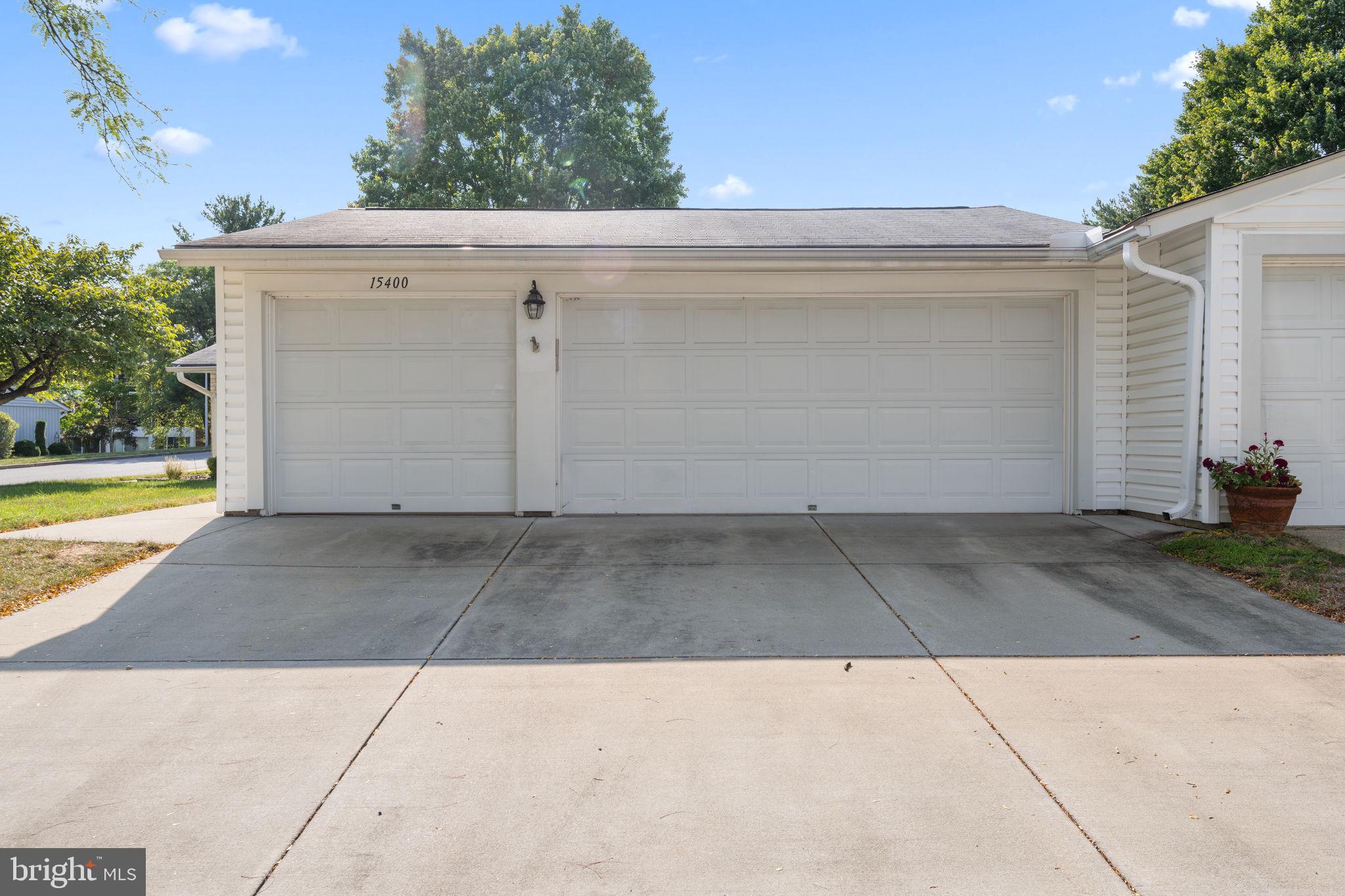 LEISURE WORLD - Residential