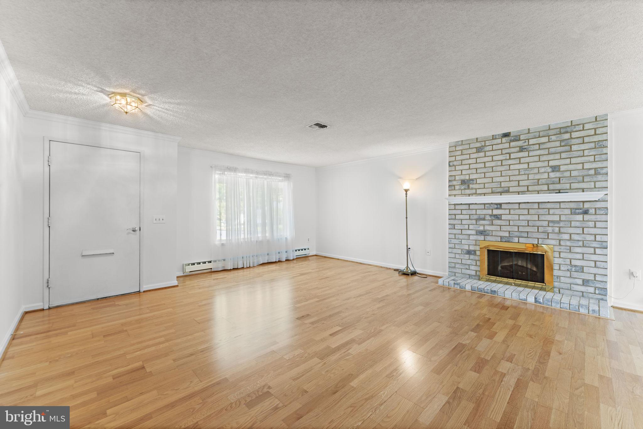 LEISURE WORLD - Residential