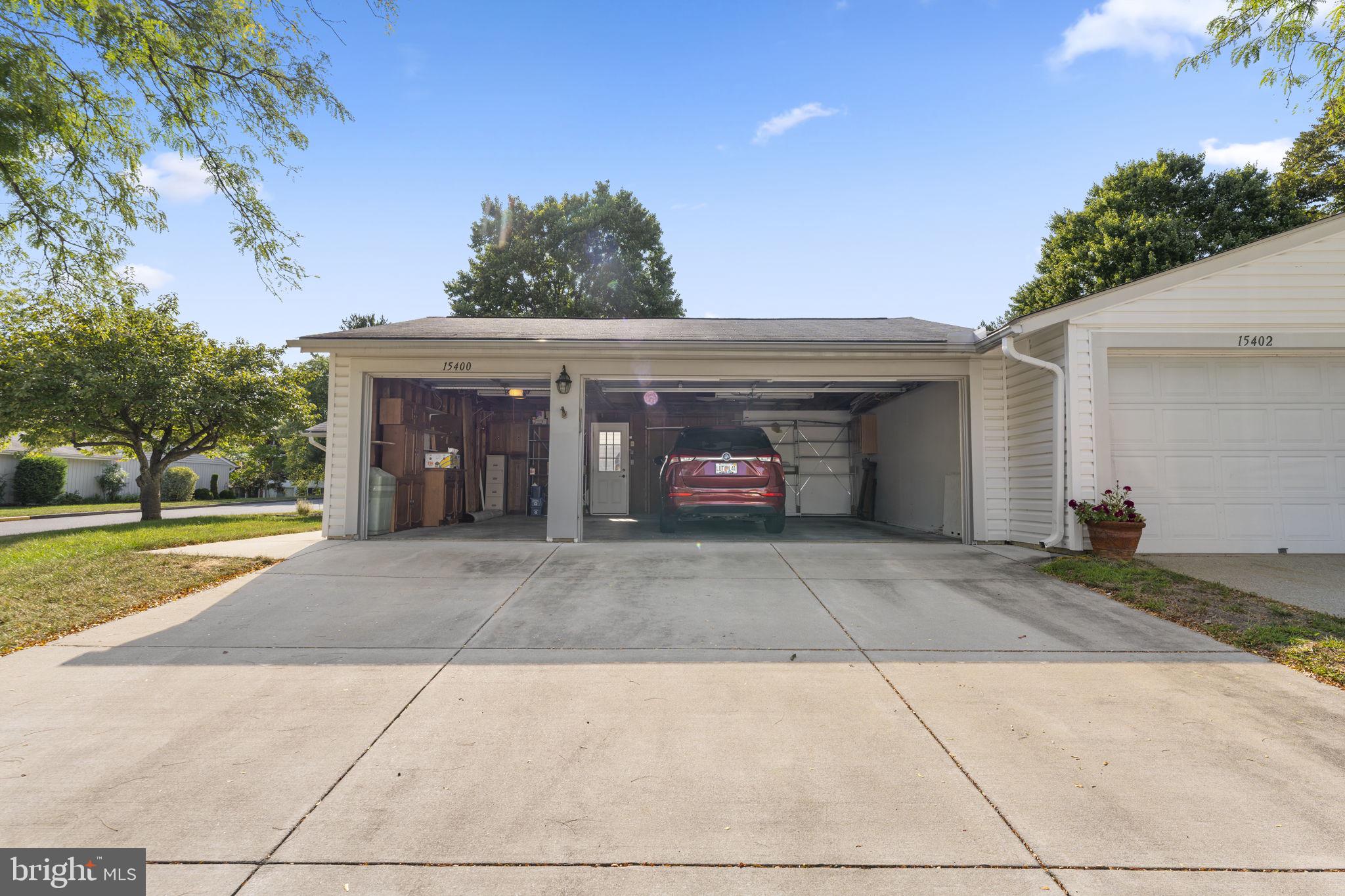 LEISURE WORLD - Residential