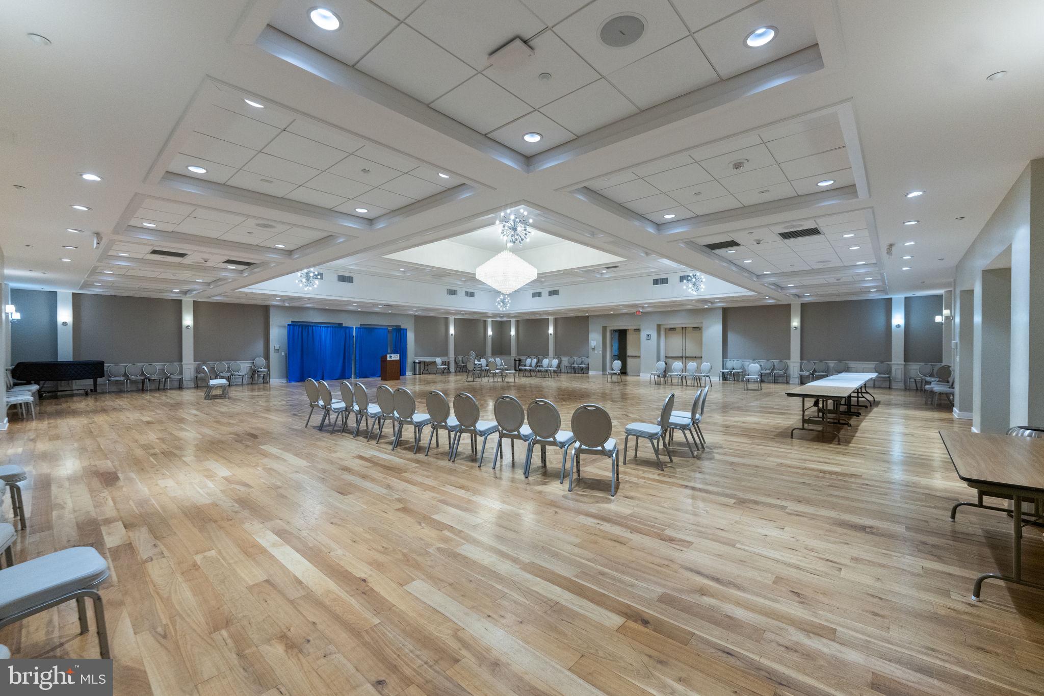 LEISURE WORLD - Residential