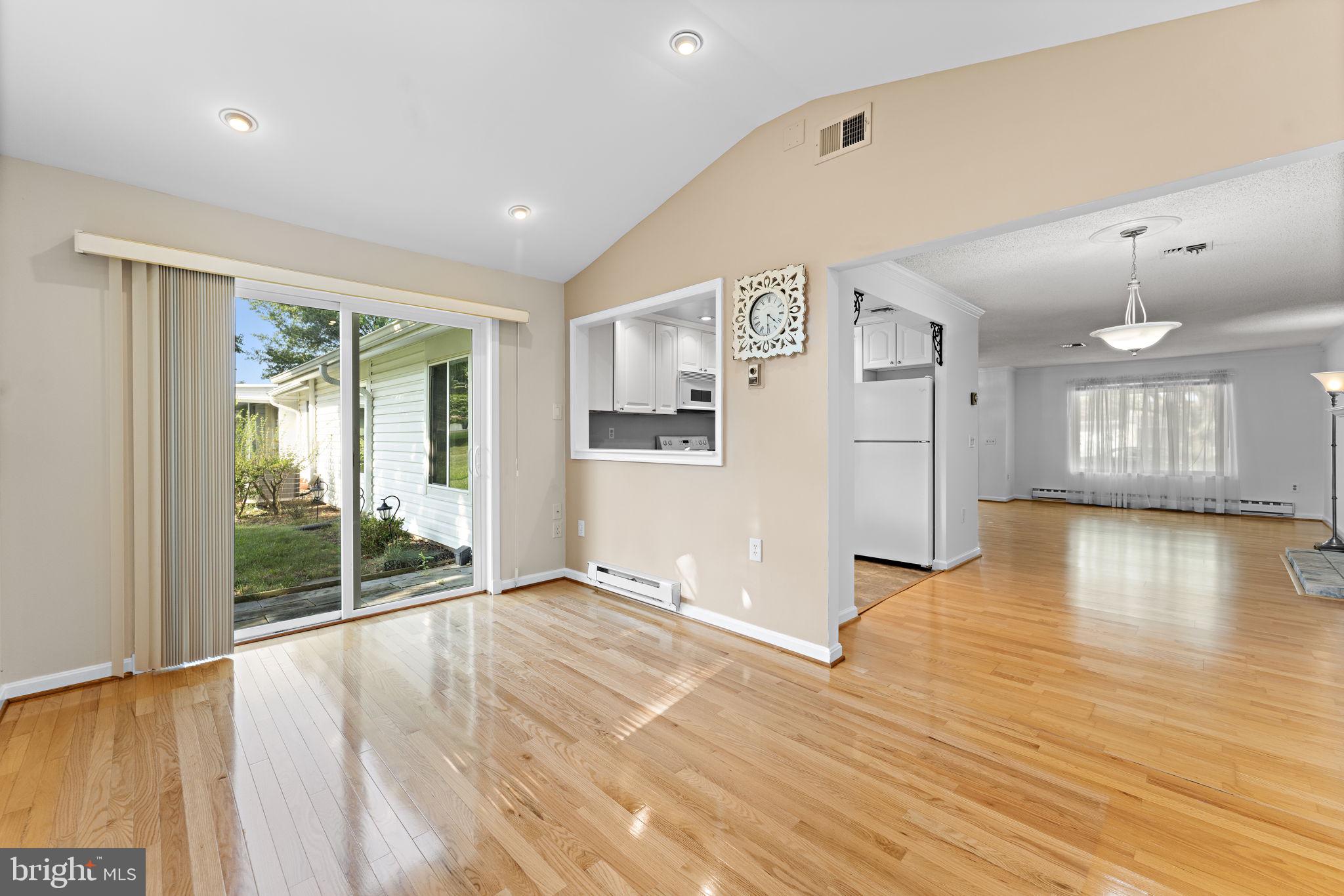 LEISURE WORLD - Residential