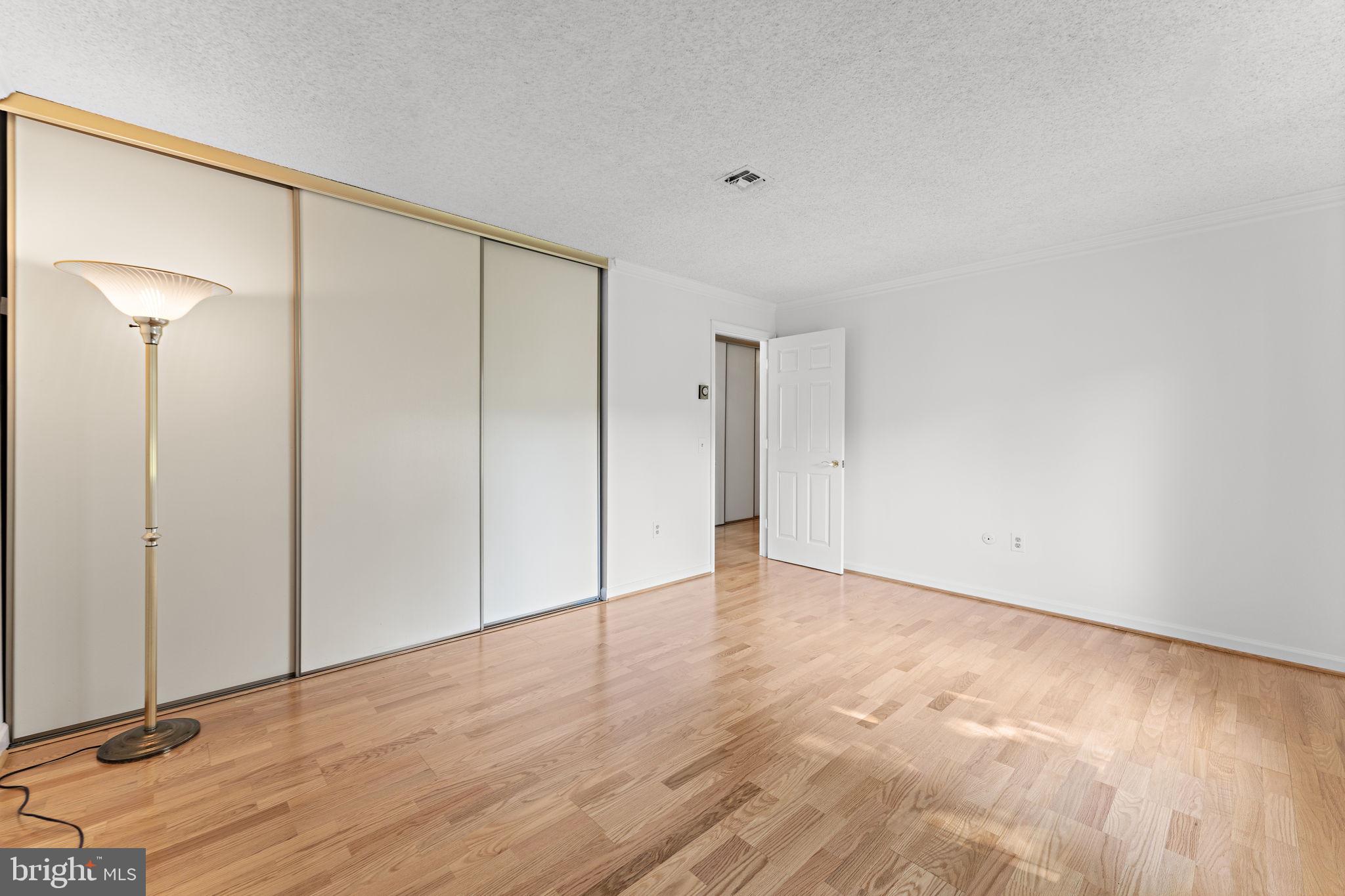 LEISURE WORLD - Residential