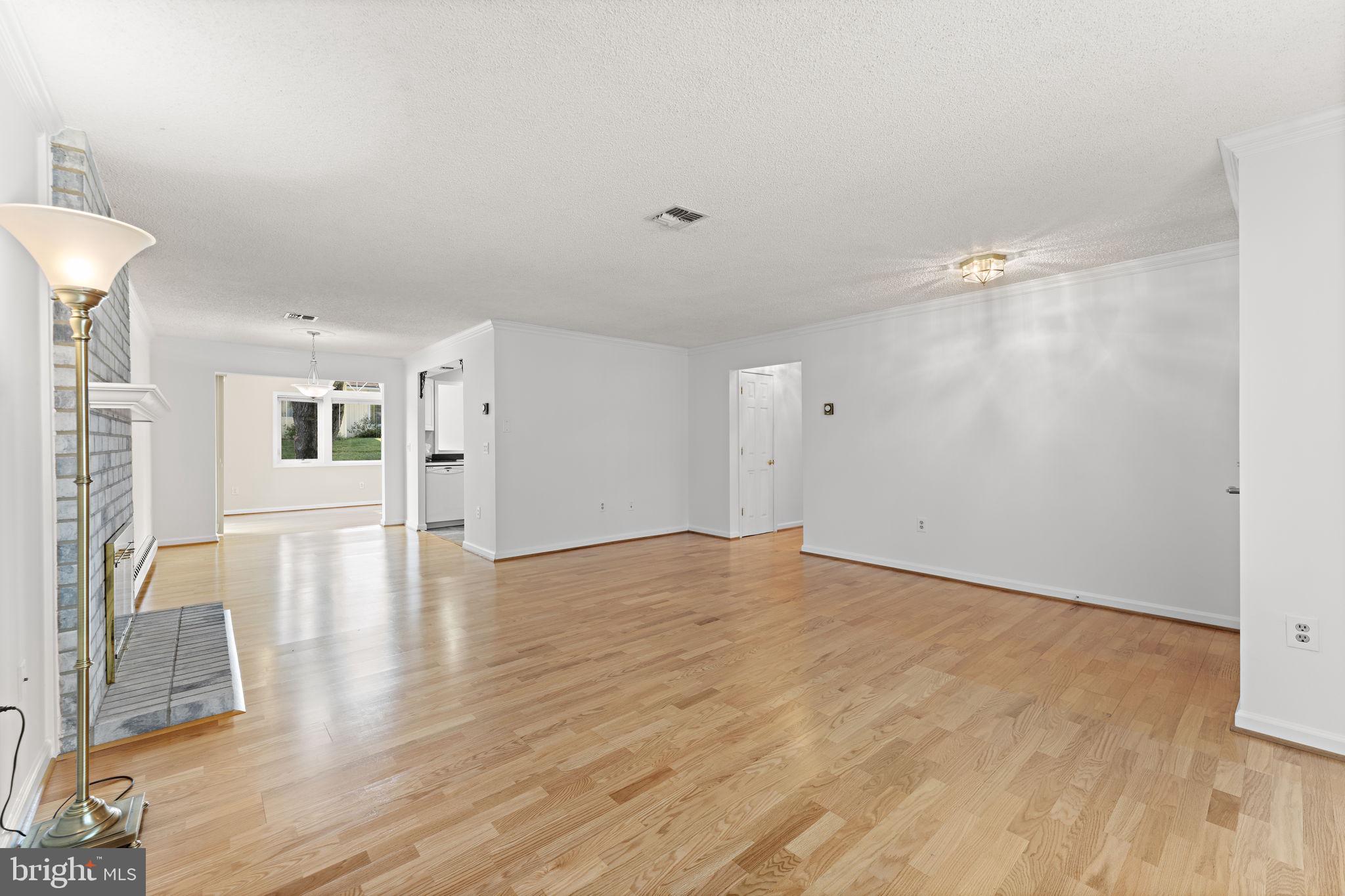 LEISURE WORLD - Residential