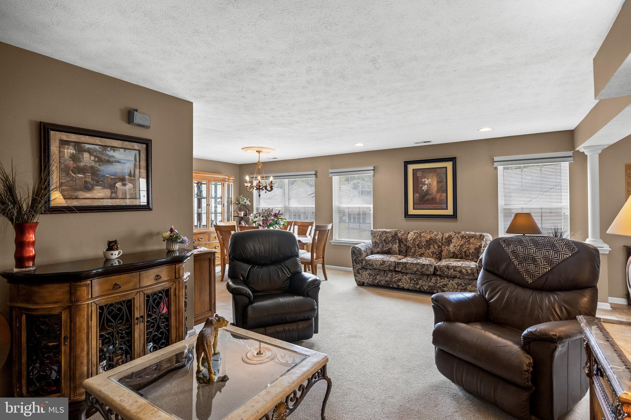2 CLIFFORD DRIVE
