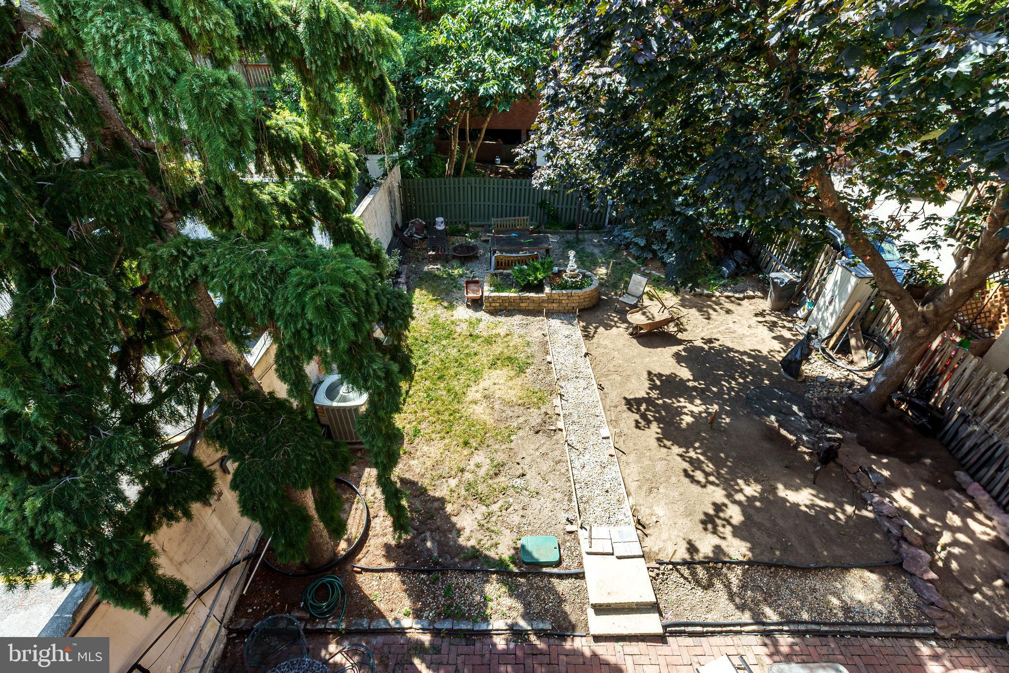 QUEEN VILLAGE - Residential Income