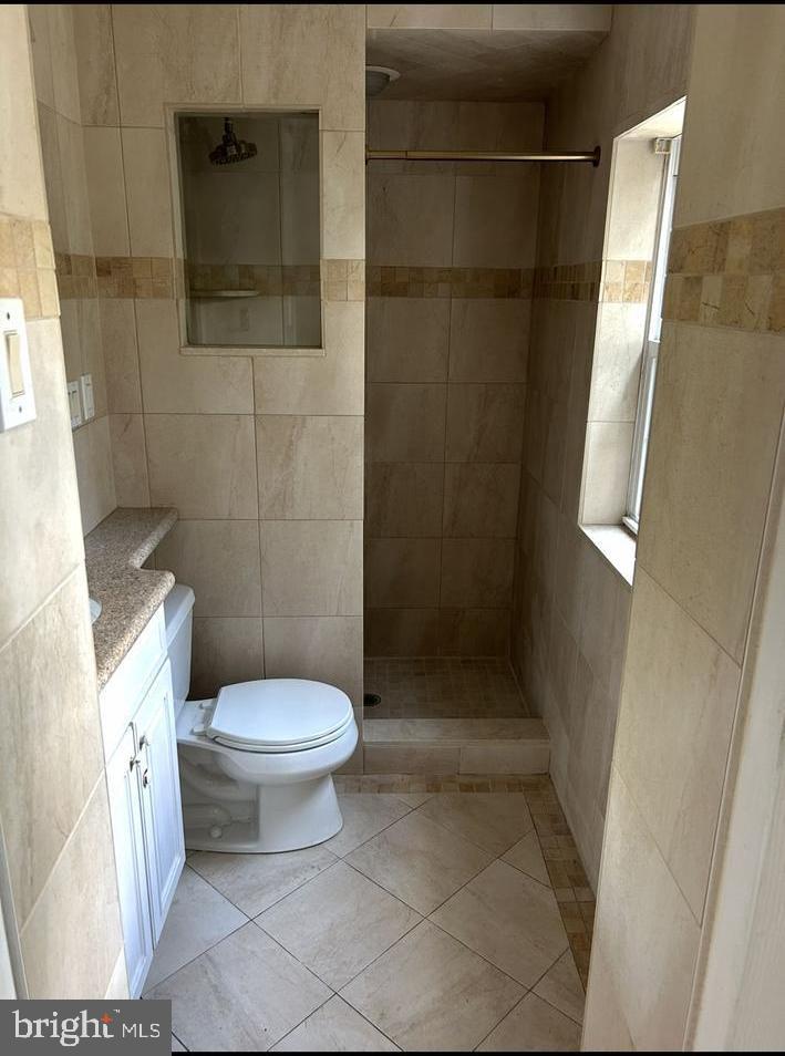 QUEEN VILLAGE - Residential Income