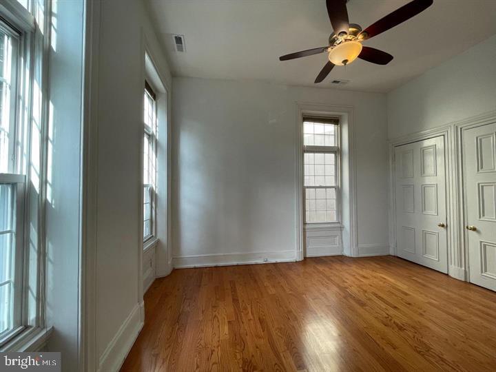 QUEEN VILLAGE - Residential Income