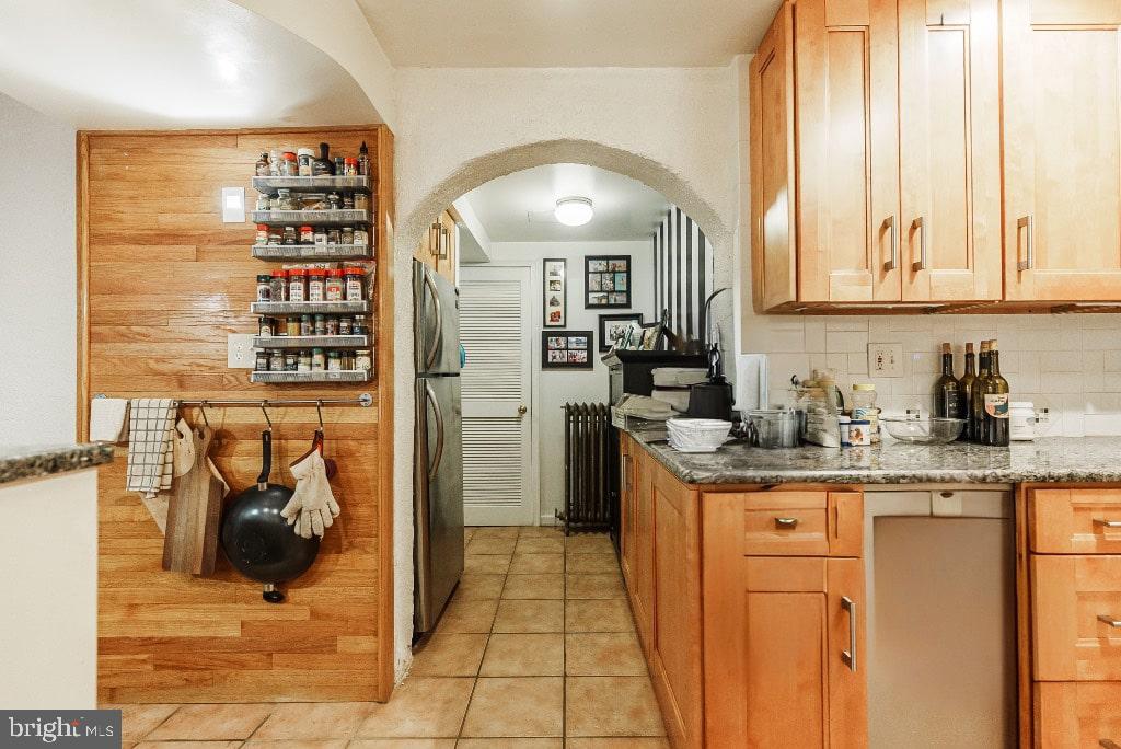 QUEEN VILLAGE - Residential Income