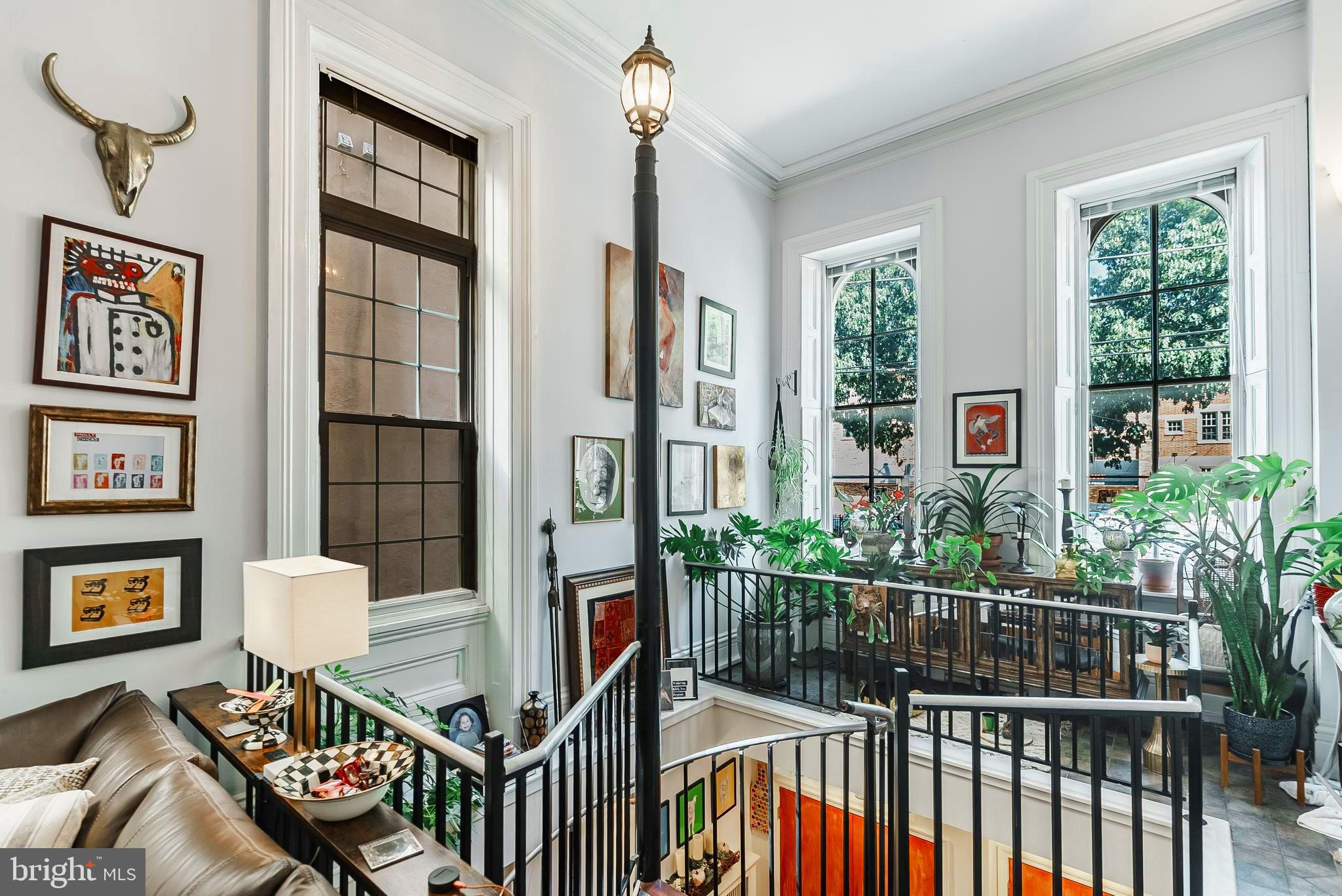 QUEEN VILLAGE - Residential Income